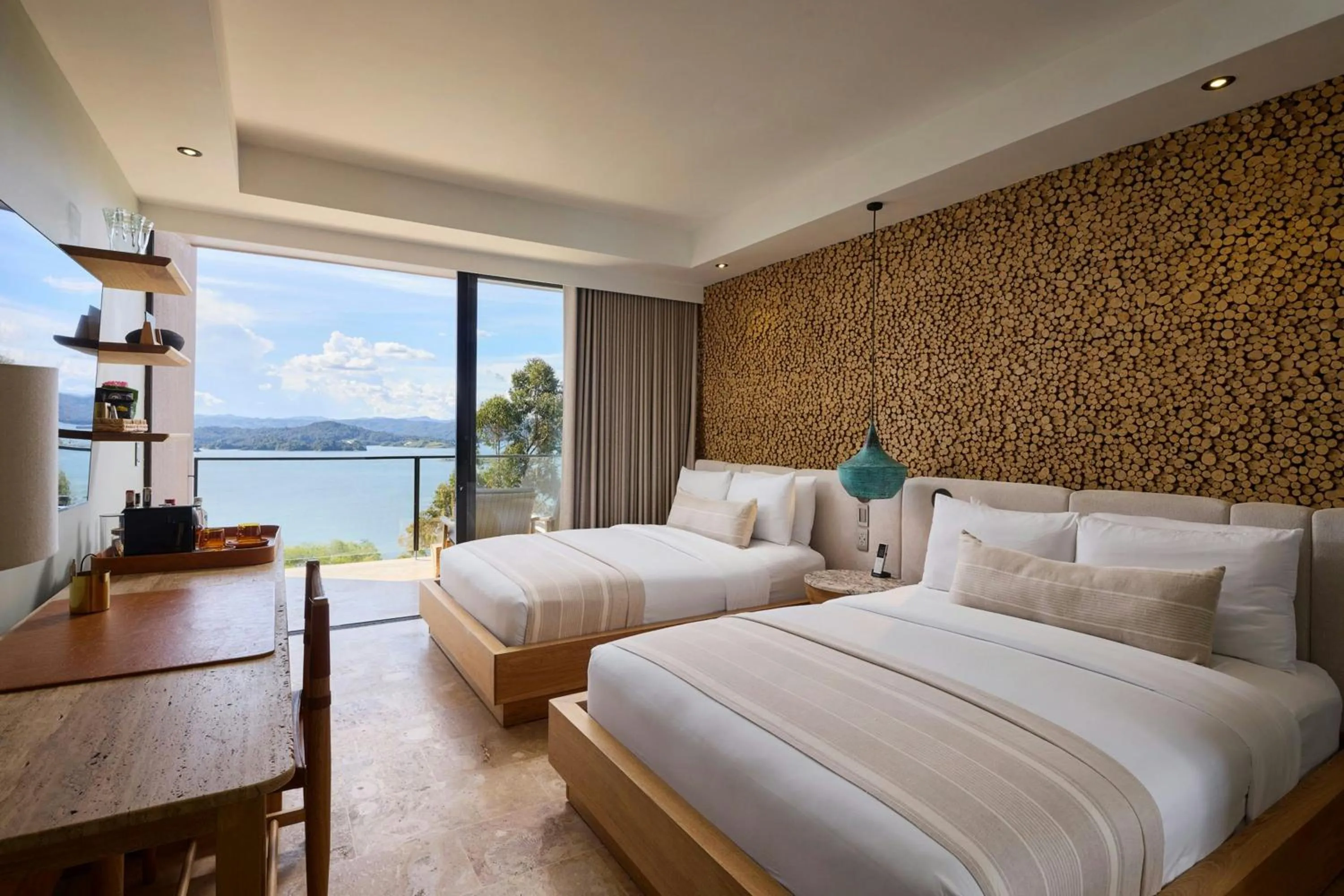 Photo of the whole room, Bed in The Brown, Guatape, Autograph Collection