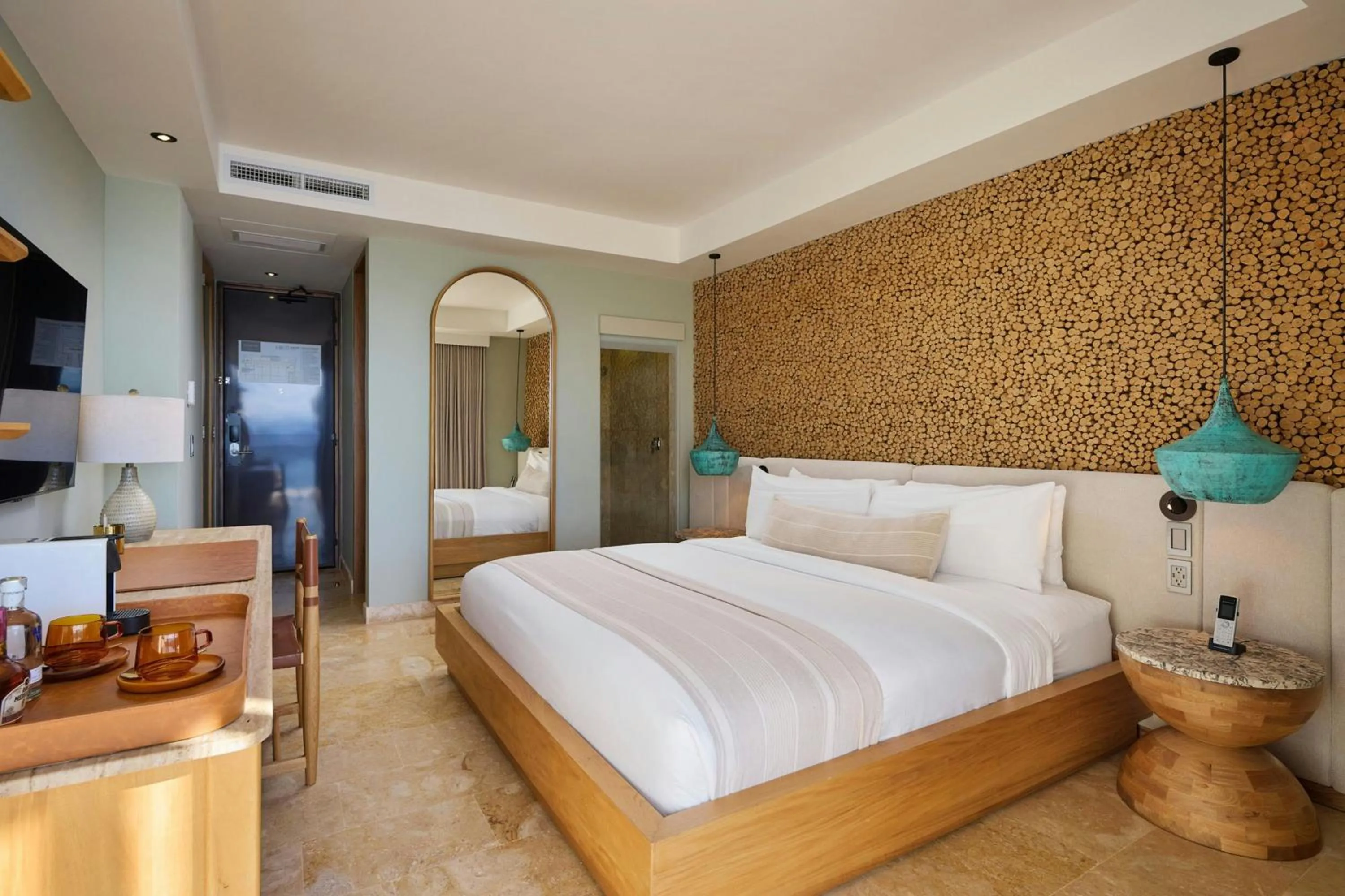 Photo of the whole room, Bed in The Brown, Guatape, Autograph Collection