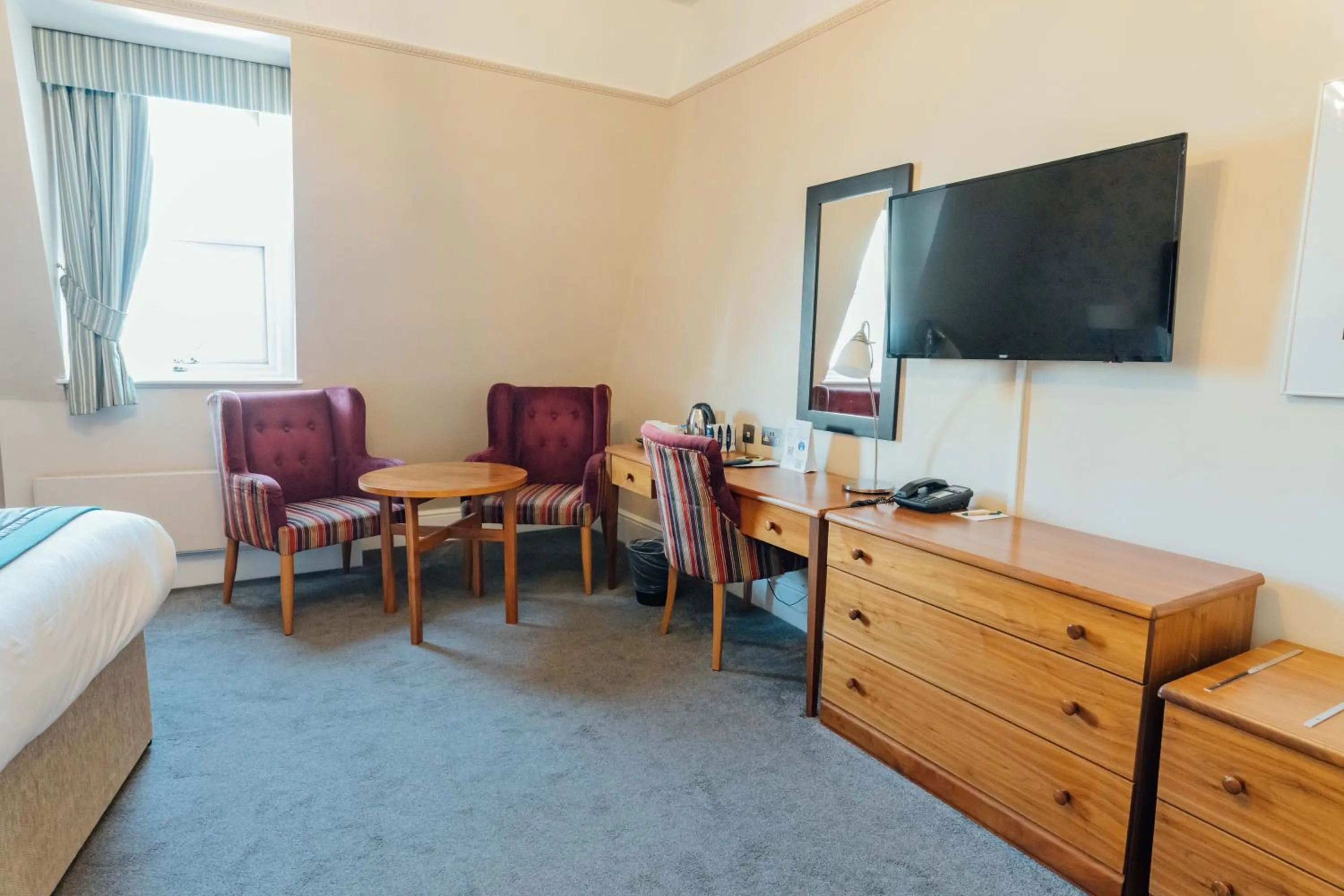 Bed in Queens Hotel & Spa