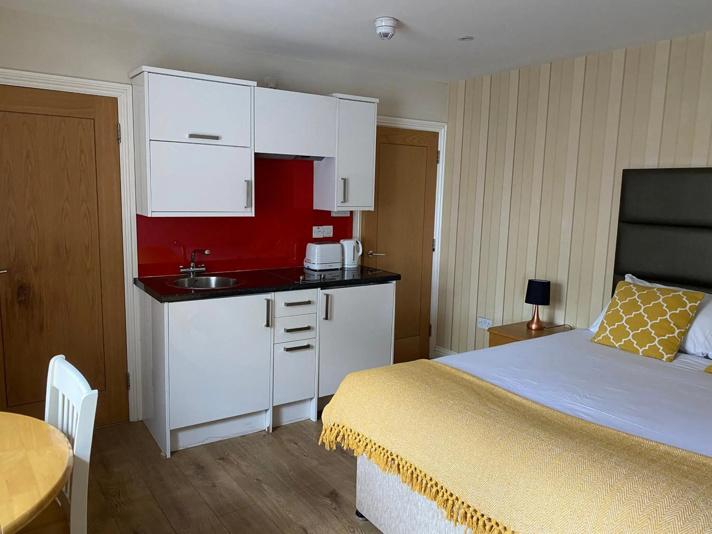 Bed in Queens Hotel & Spa