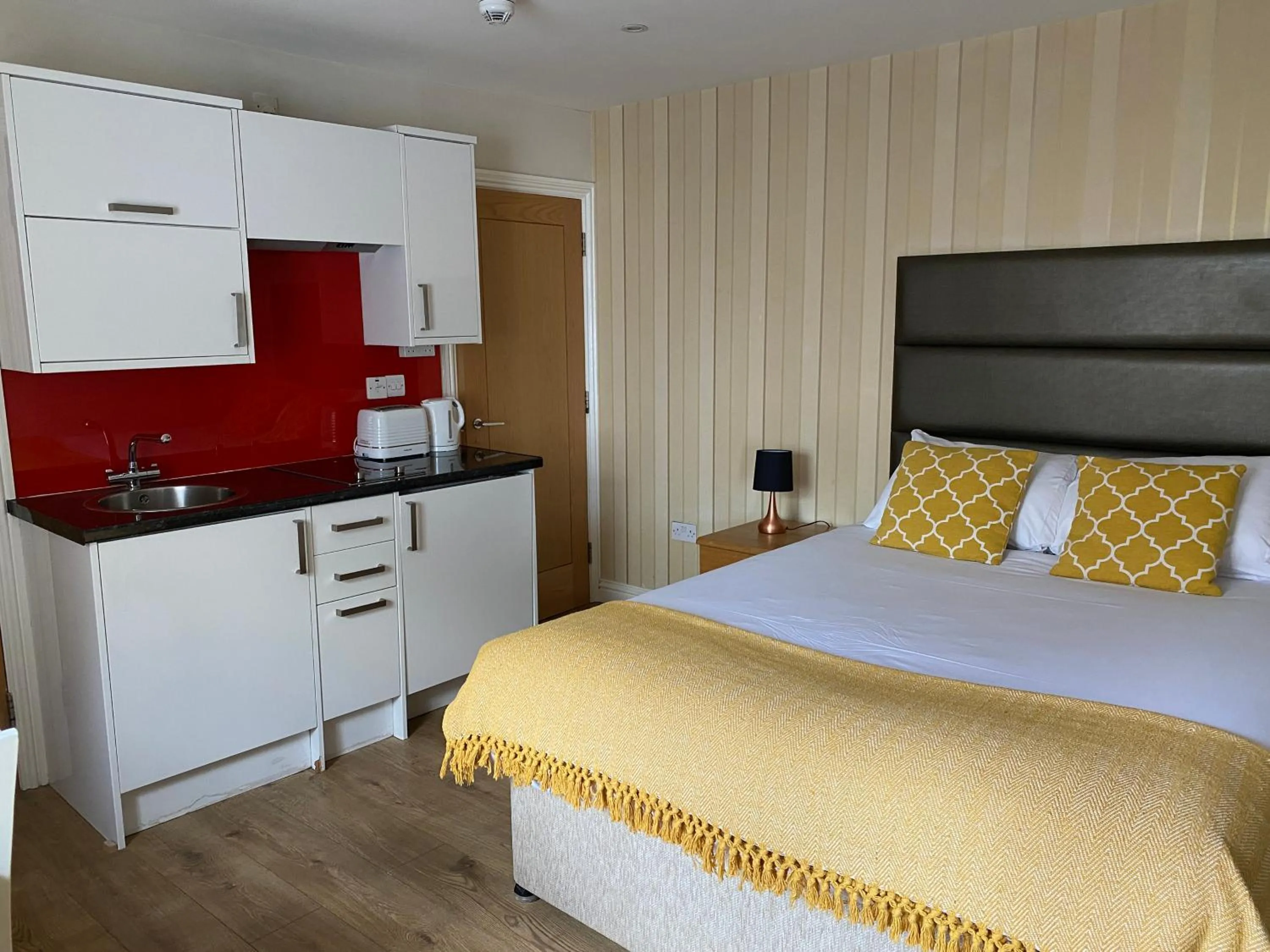 Bed in Queens Hotel & Spa