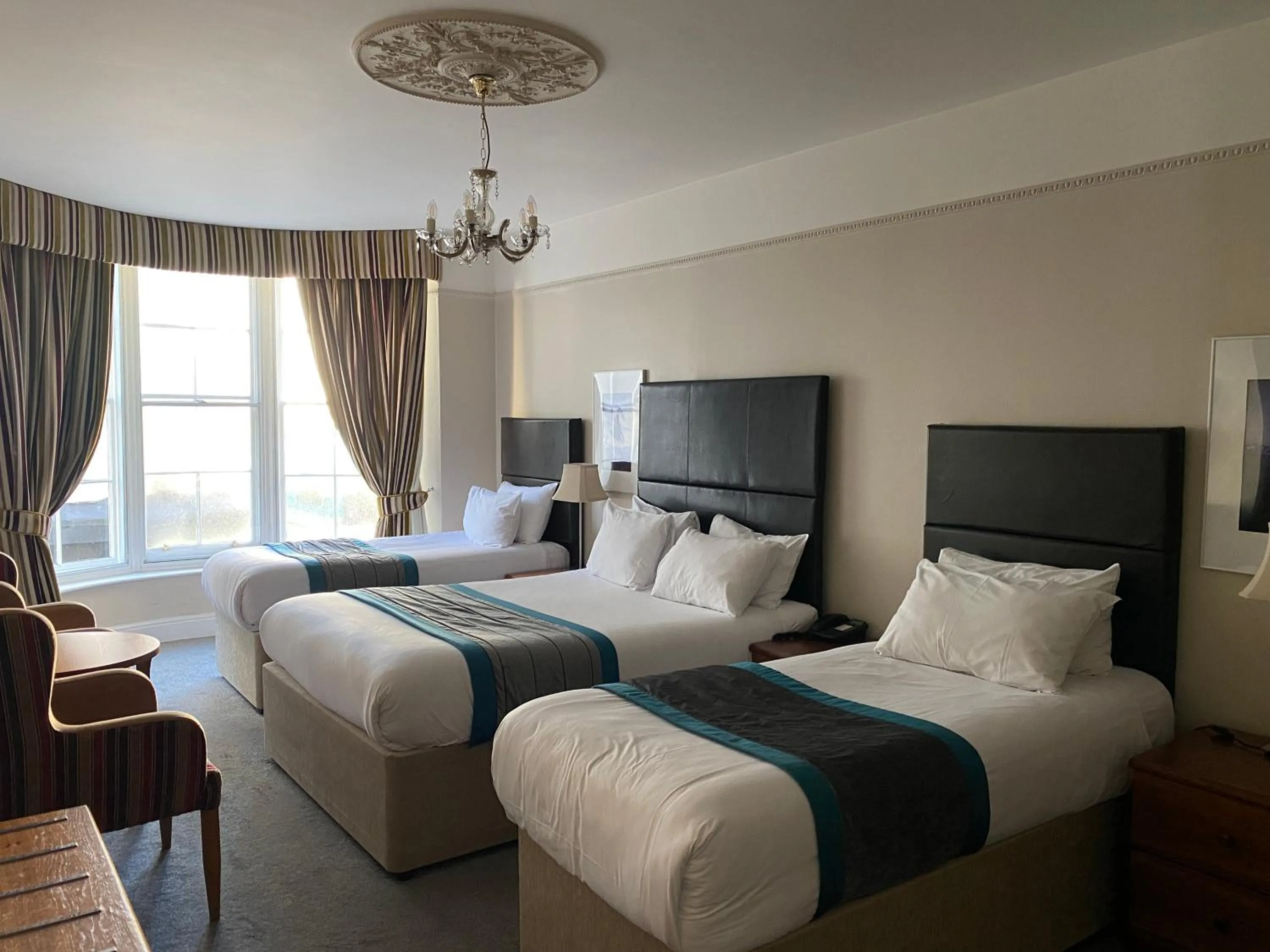 Bedroom, Bed in Queens Hotel & Spa