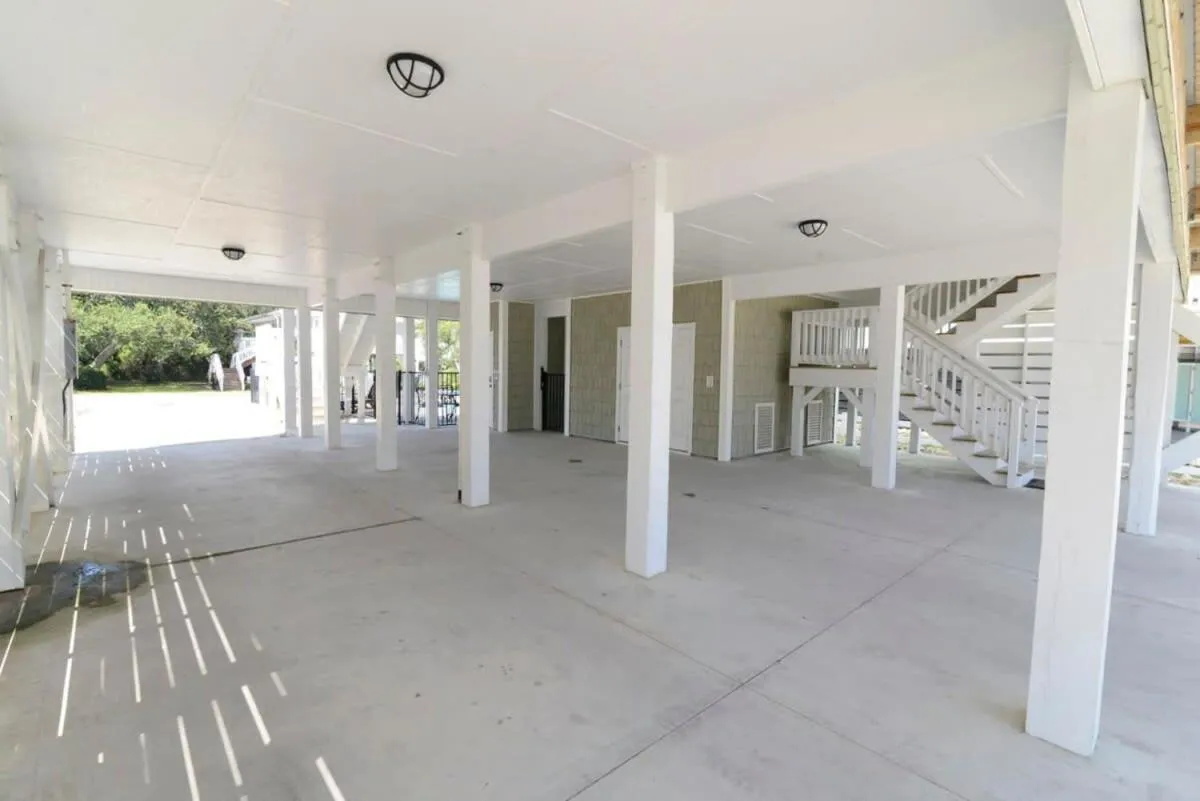 Anchor Down Luxury Ocean View Beach House w Pool