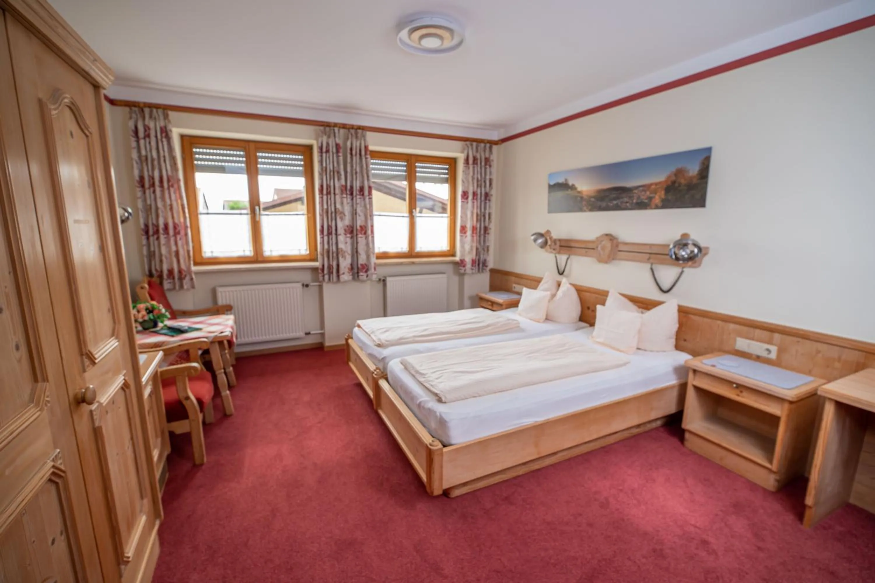 Bed in Gasthof Schneiderwirt, Kipfenberg OT Hirnstetten