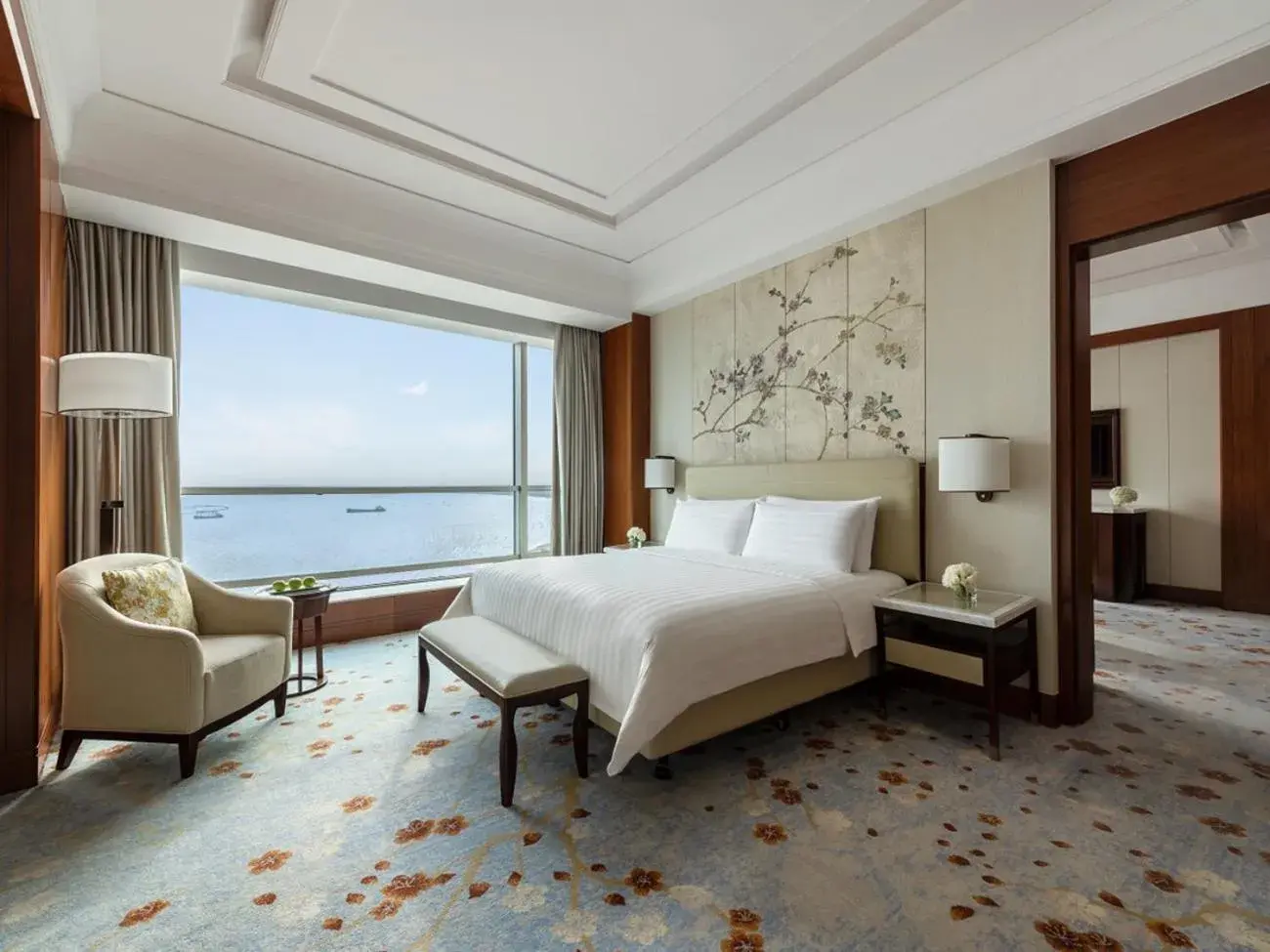 Executive Suite in Shangri-La Qinhuangdao Executive Suite in Shangri-La Qinhuangdao