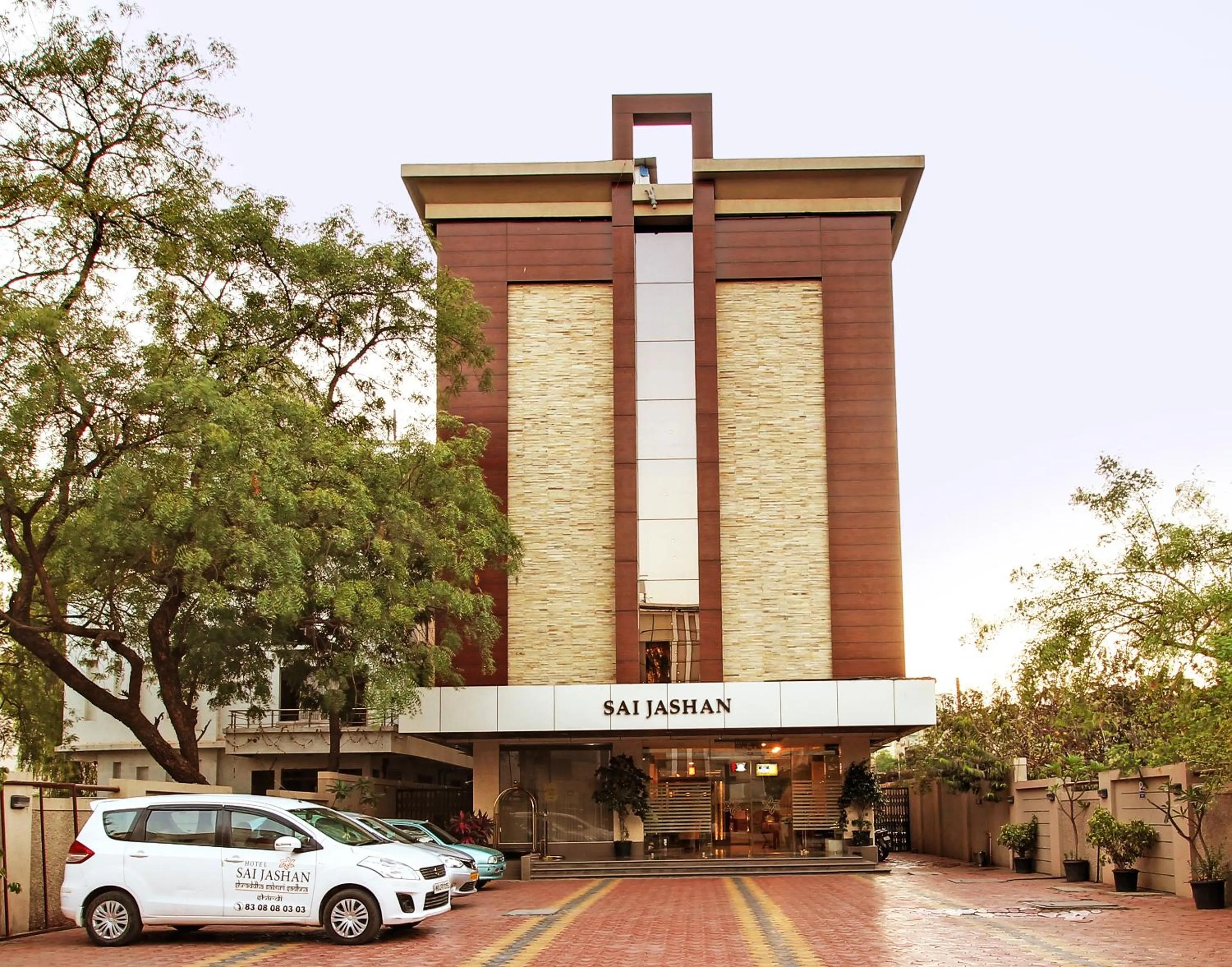 Facade/entrance in Hotel Sai Jashan Shirdi - Where blessings & comfort meet