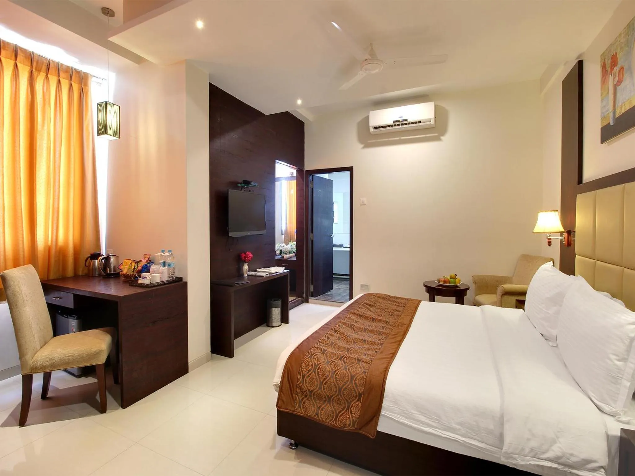 Bedroom, Bed in Hotel Sai Jashan Shirdi - Where blessings & comfort meet