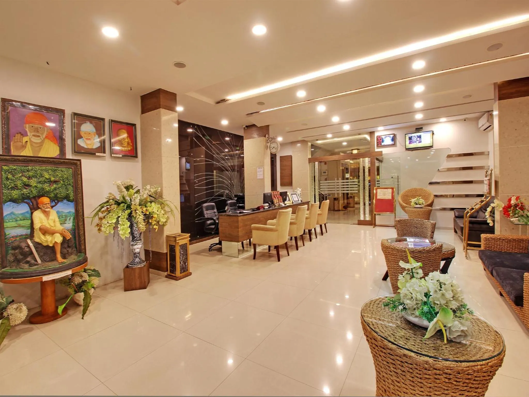 Lobby or reception in Hotel Sai Jashan Shirdi - Where blessings & comfort meet
