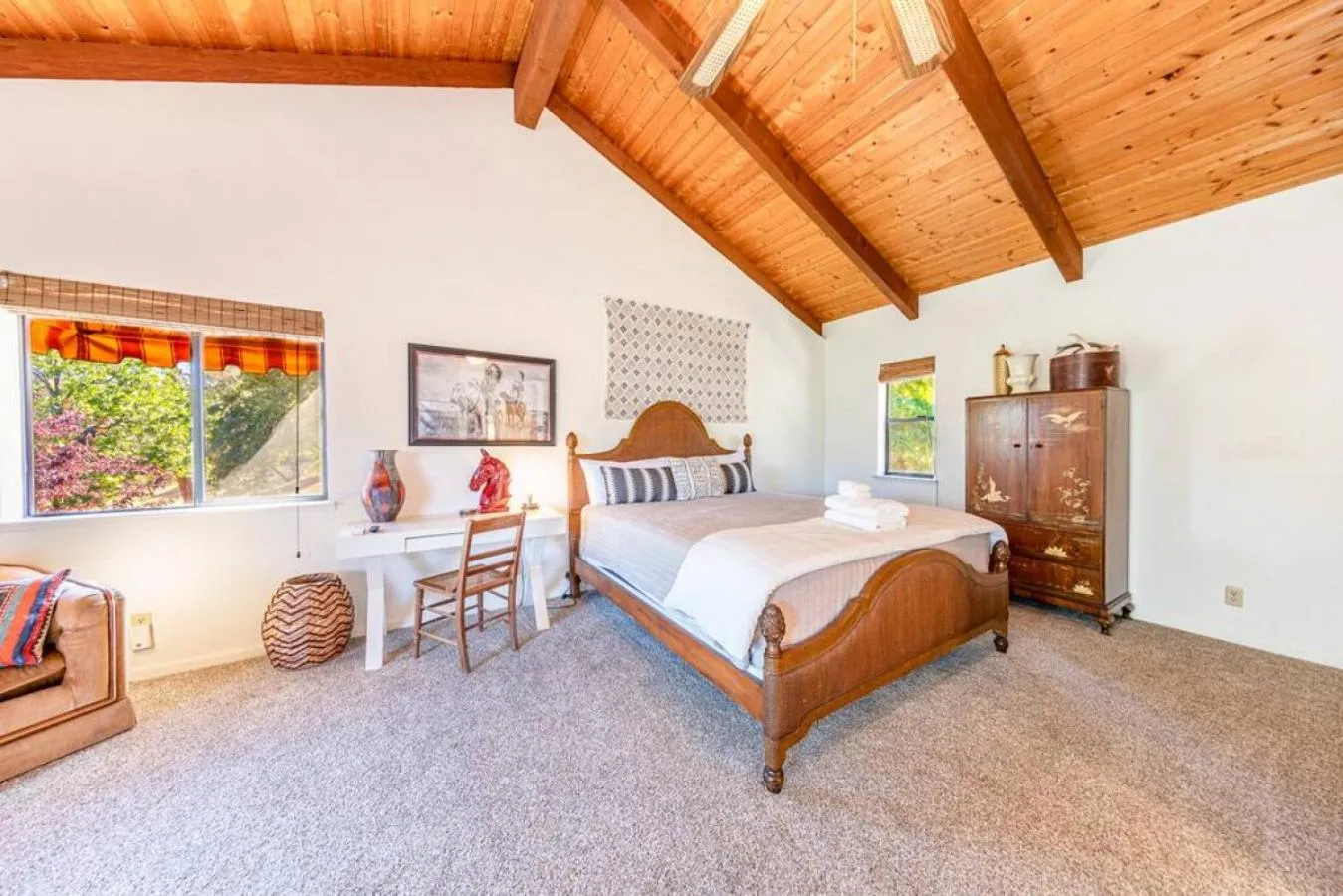 Bed in Yosemite Cowboy Cabin