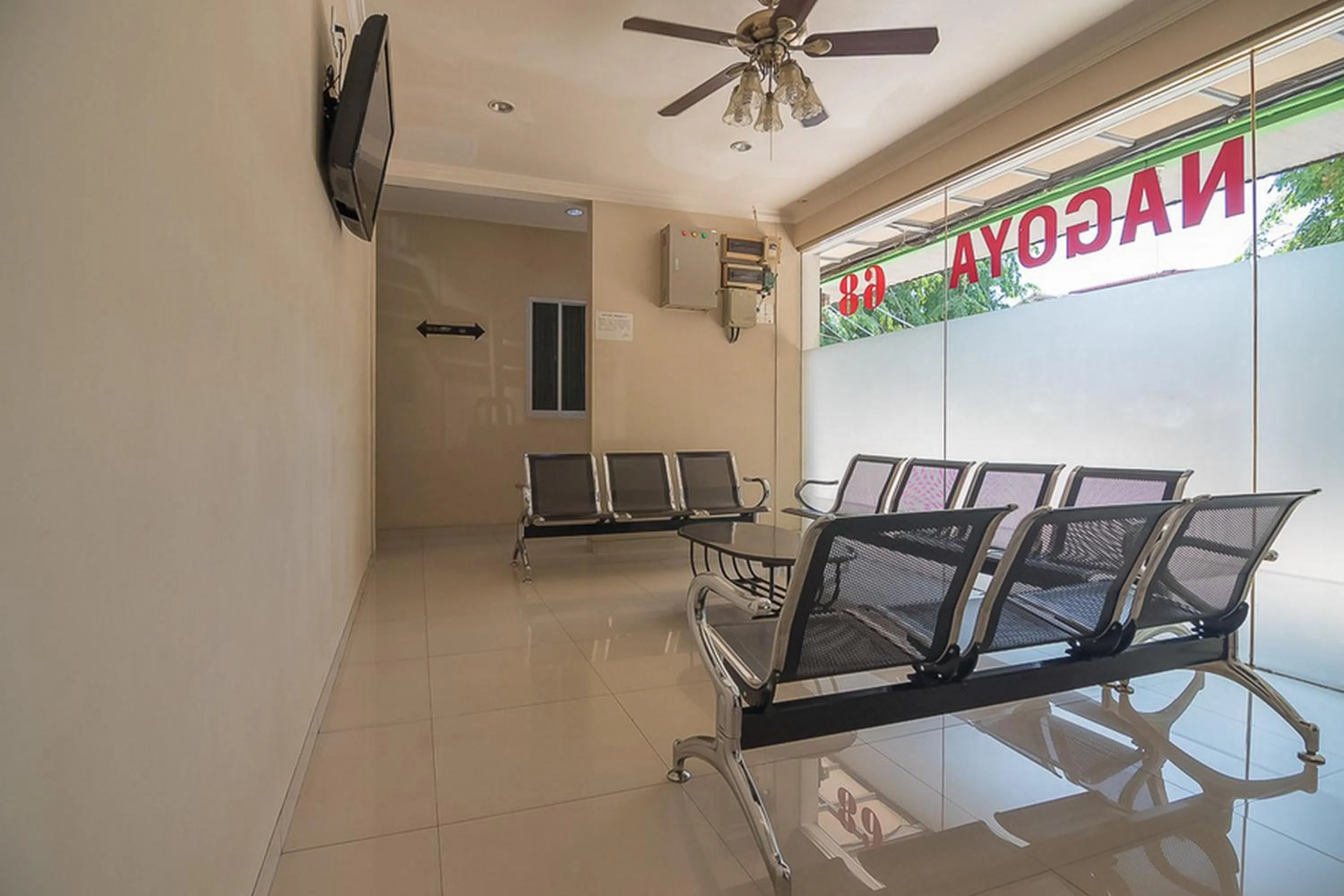 Asian breakfast in RedDoorz near Nagoya Citywalk Batam 2