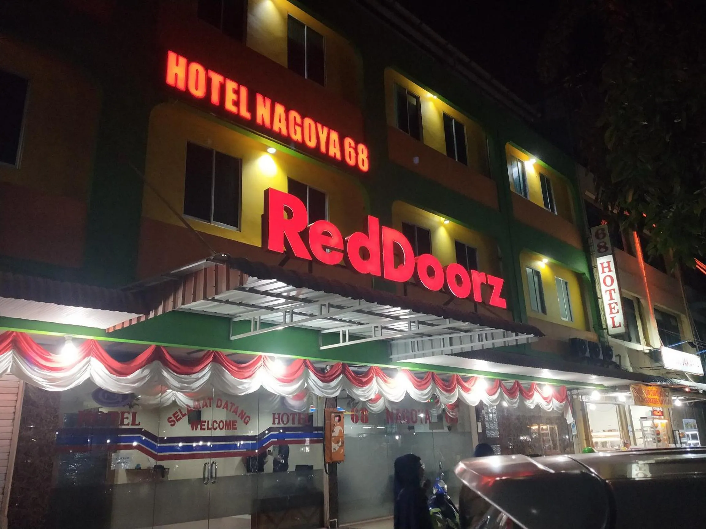 Property building in RedDoorz near Nagoya Citywalk Batam 2