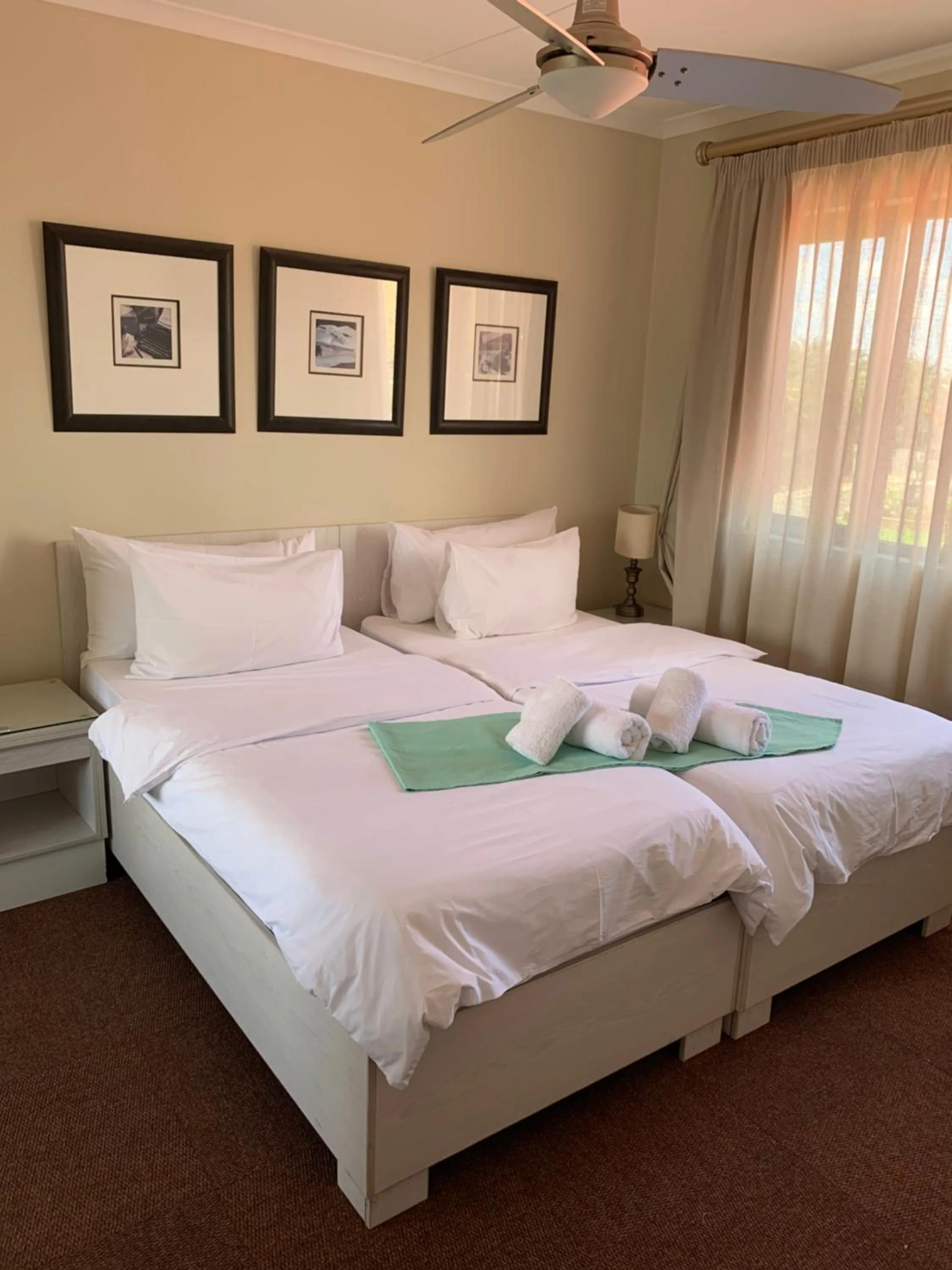 Bedroom, Bed in Hotel Thule