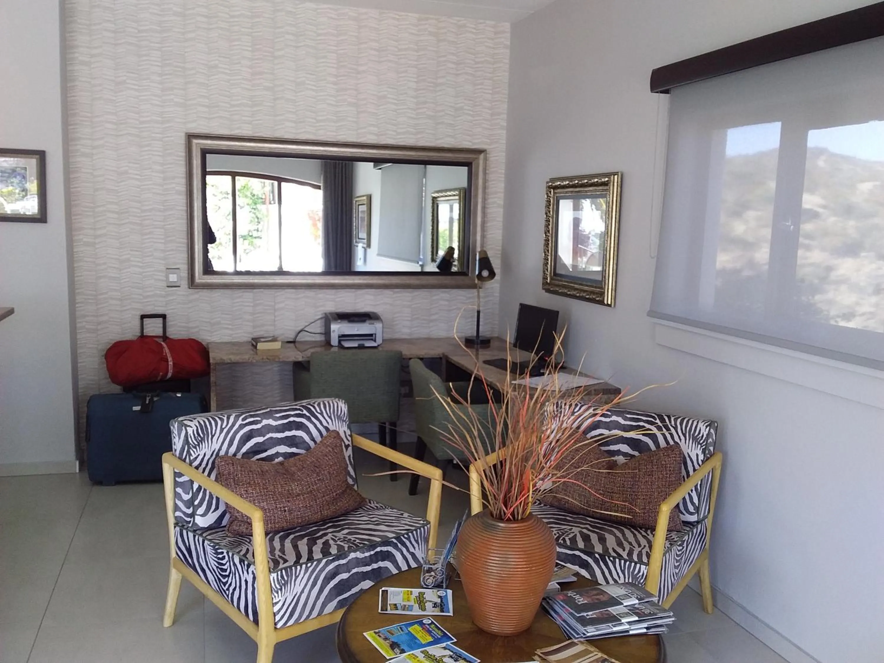 Seating area in Hotel Thule