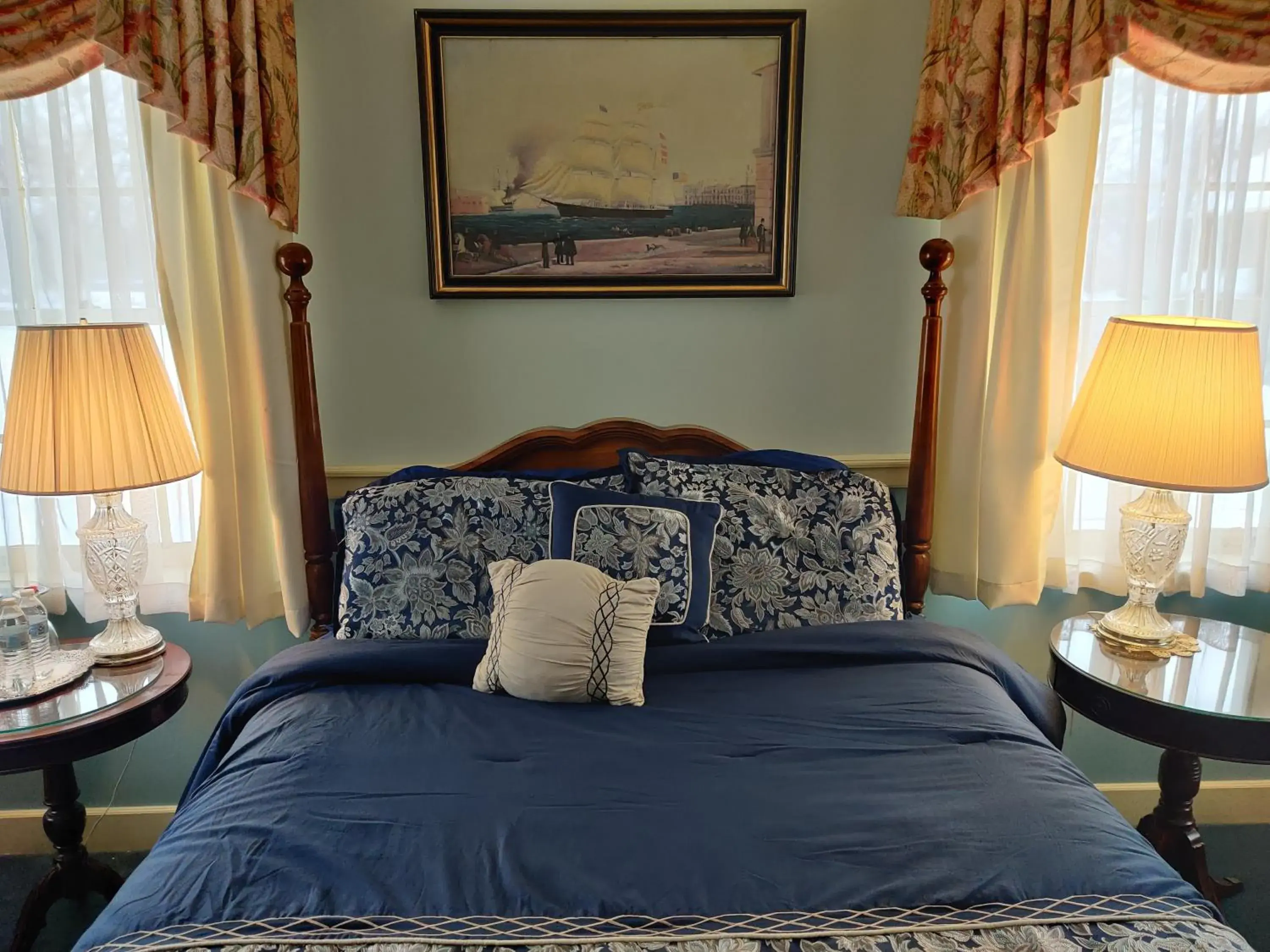 Queen Suite with Spa Bath in Montague Inn Bed & Breakfast Queen Suite with Spa Bath in Montague Inn Bed & Breakfast