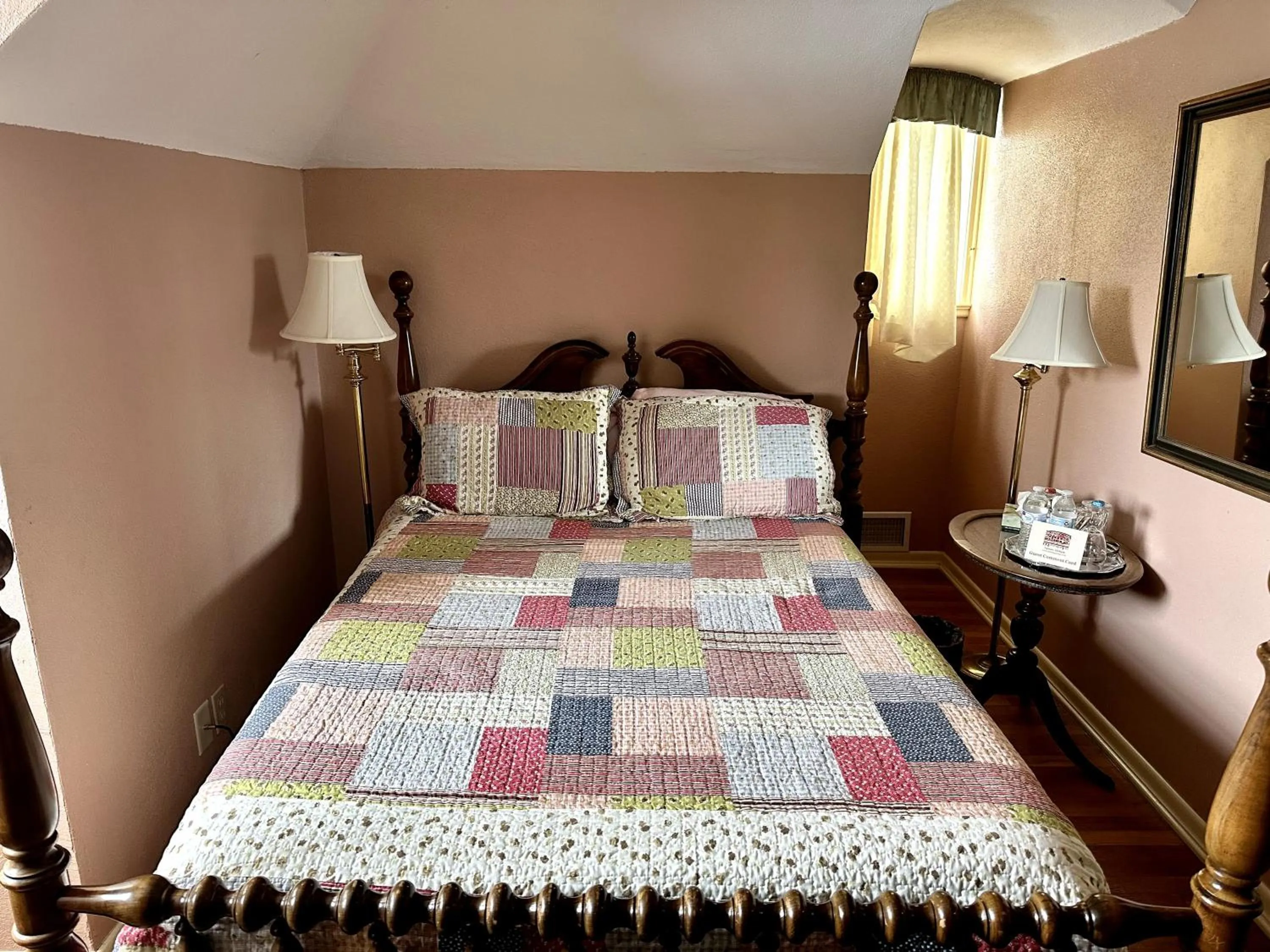 Bed in Montague Inn Bed & Breakfast