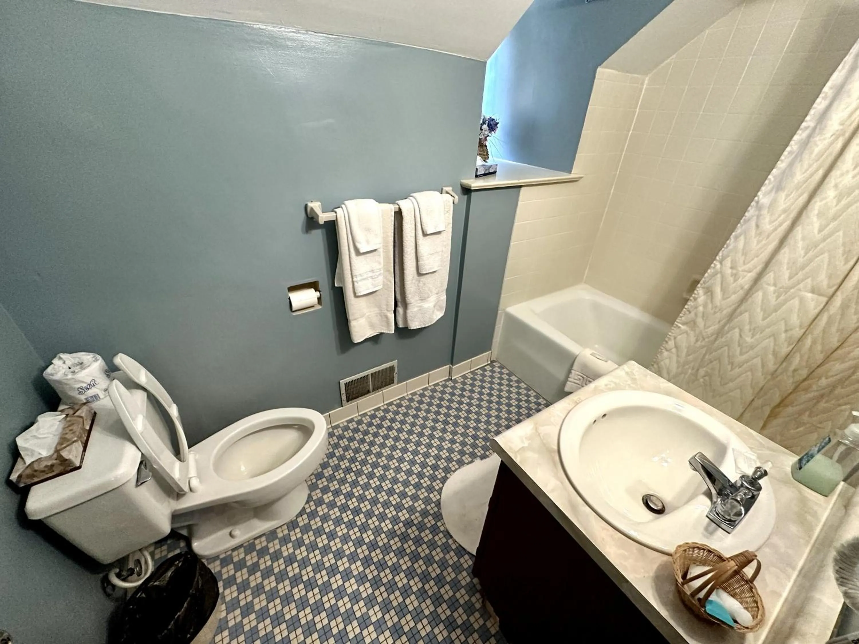 Montague Inn Bed & Breakfast