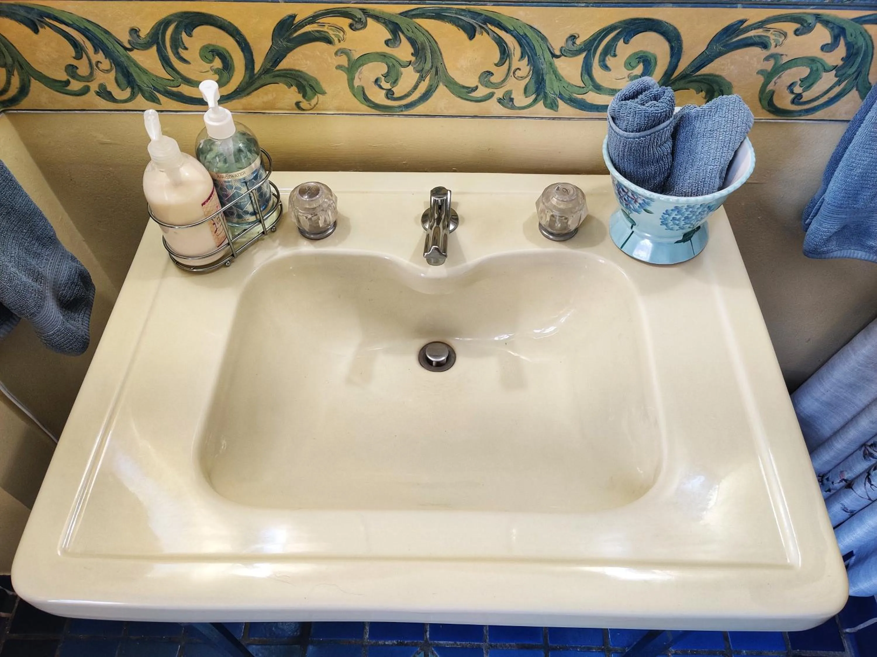 Montague Inn Bed & Breakfast