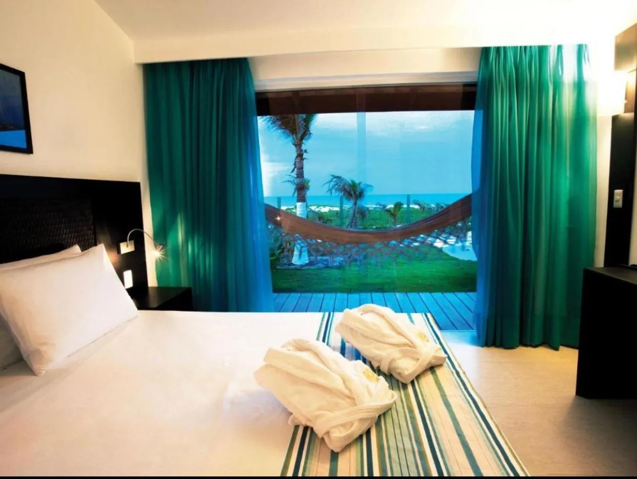 Dom Pedro Laguna Beach Resort & Golf