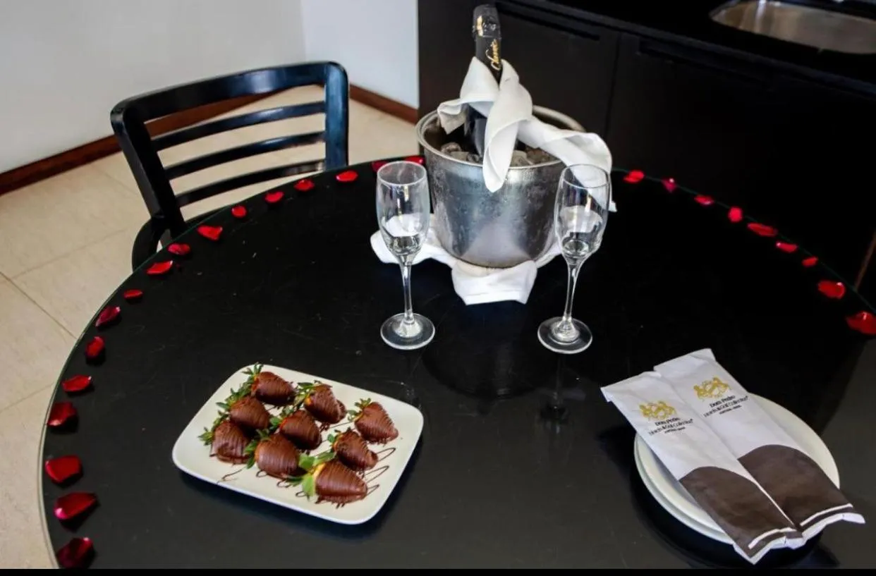 Dom Pedro Laguna Beach Resort & Golf