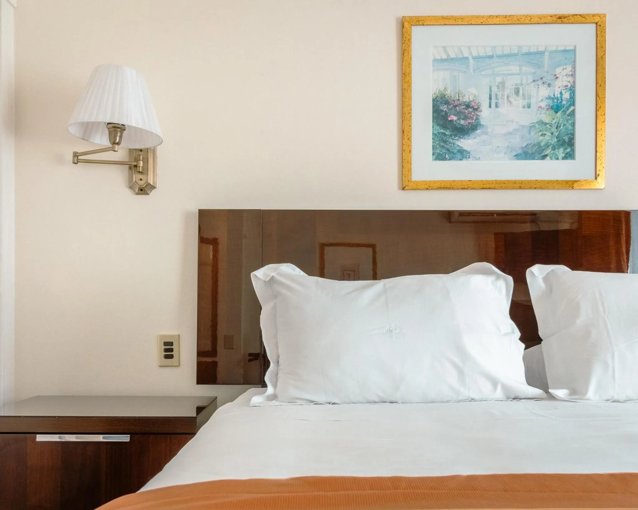 Photo of the whole room, Bed in Orly Suites