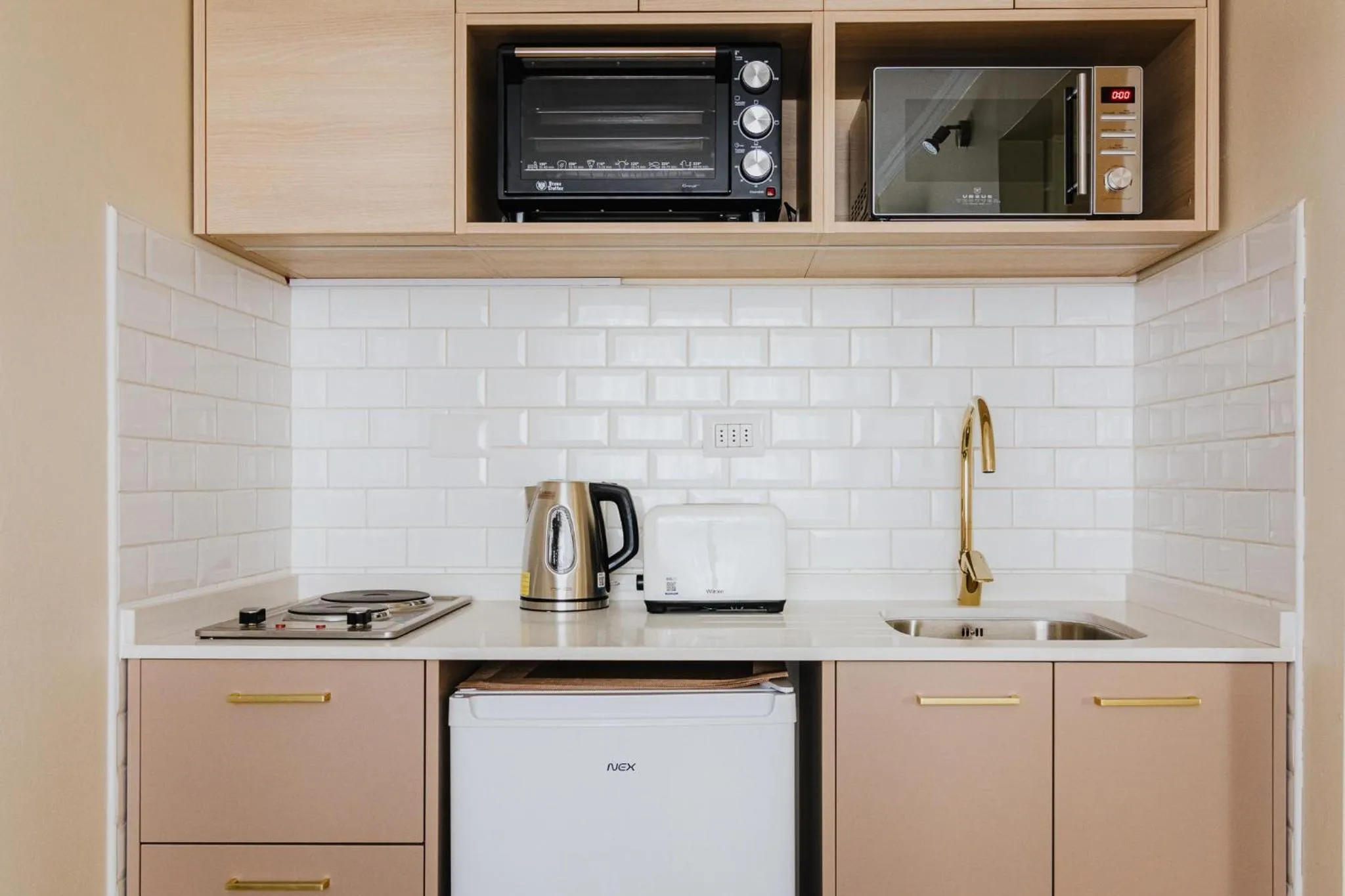 Coffee/tea facilities in Orly Suites