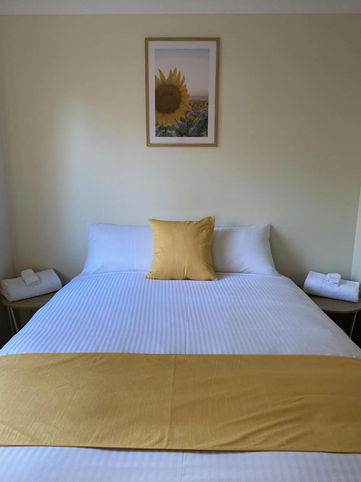 Bedroom, Bed in Wedderburn Caravan Park