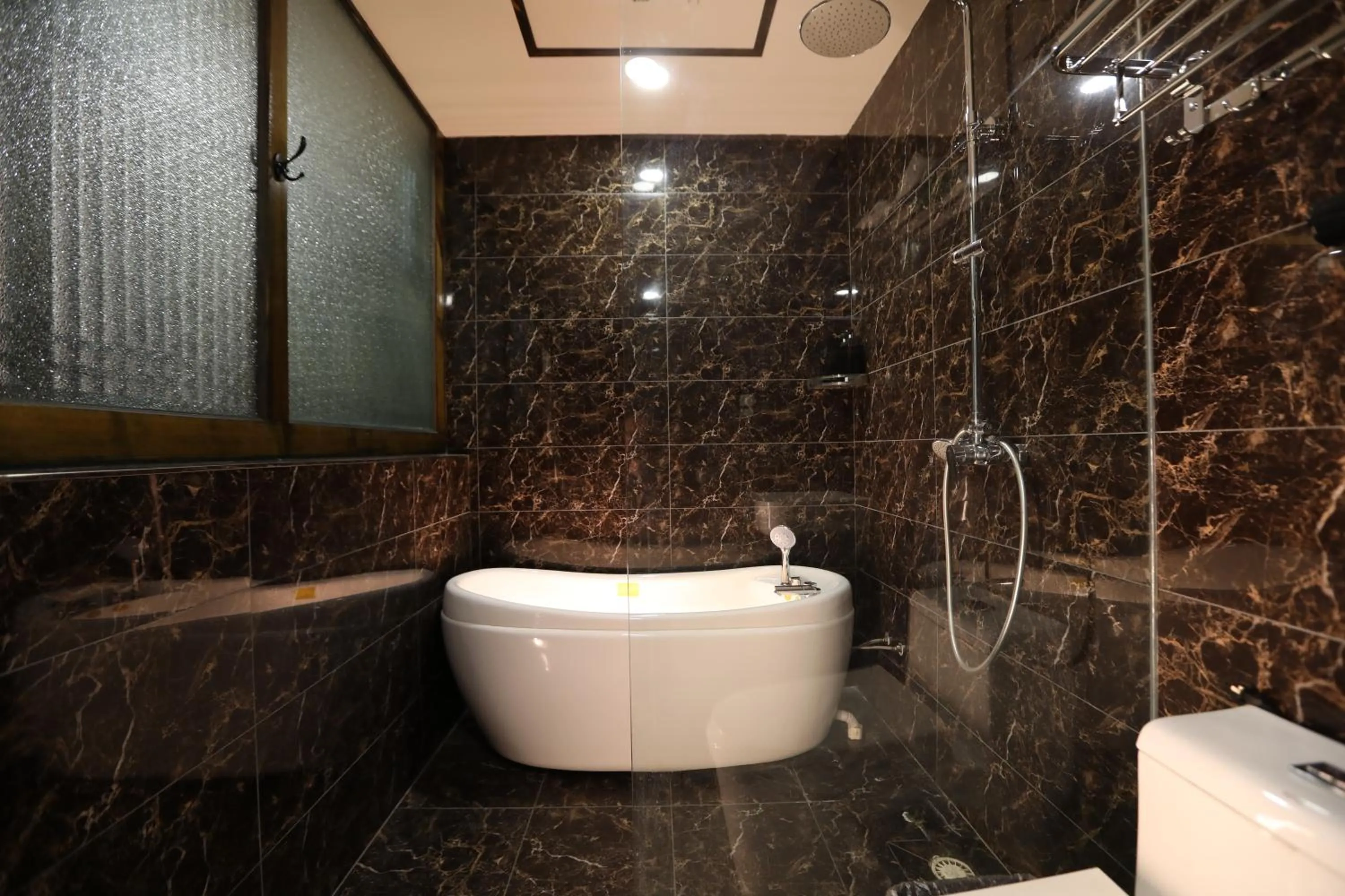 Toilet in Pingyao Harmony Hotel