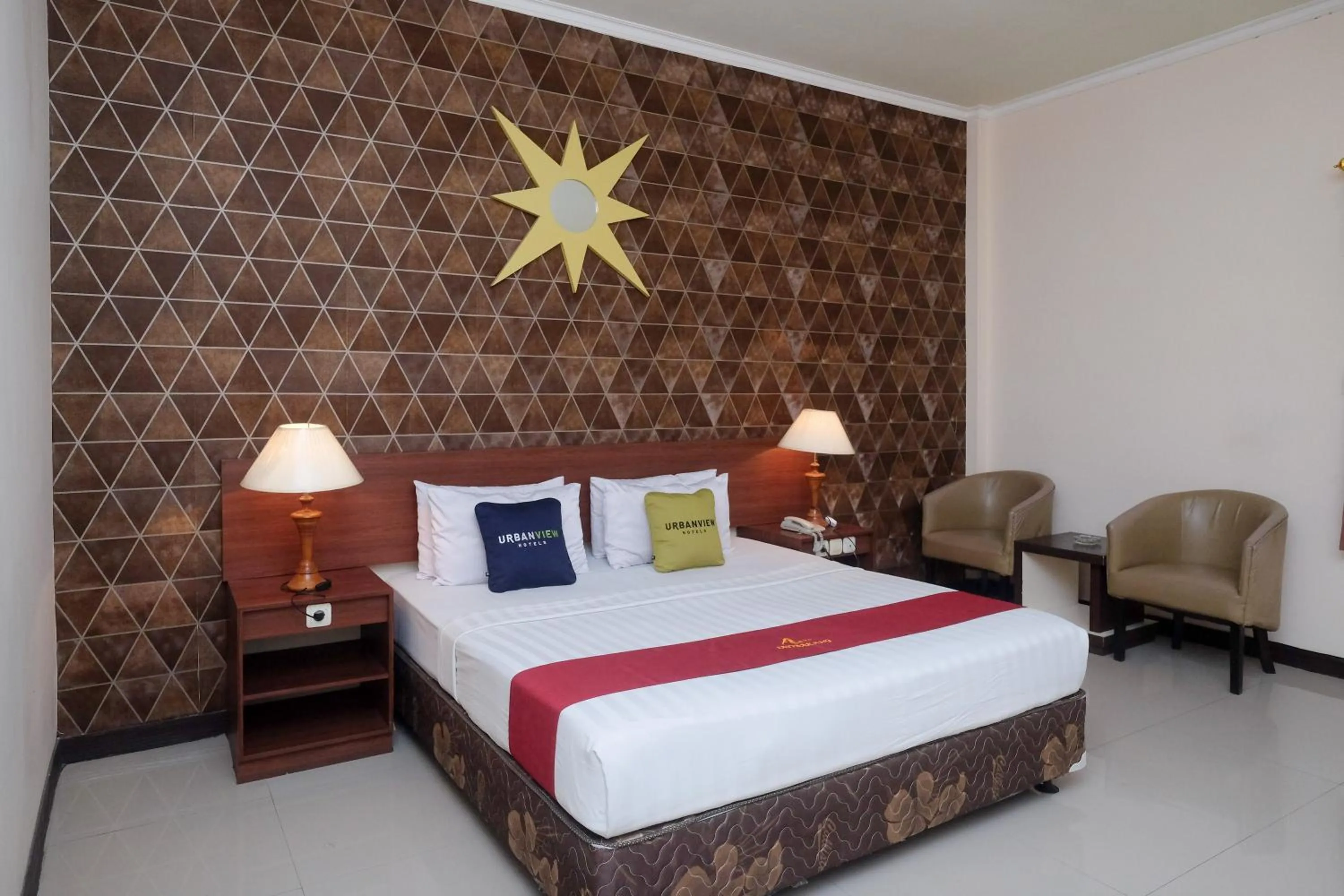 Bed in Urbanview Hotel Anggraeni Jatibarang