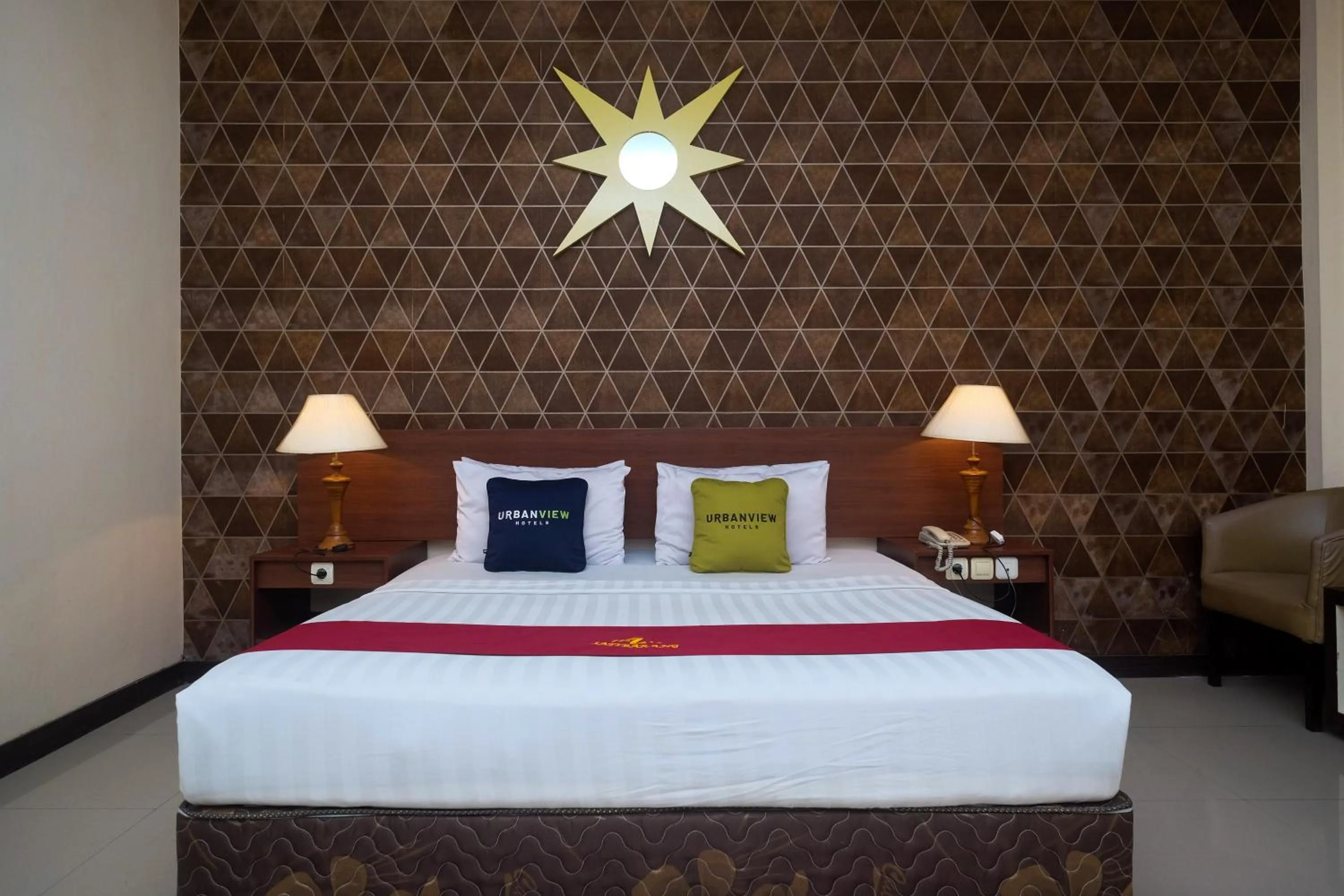 Bed in Urbanview Hotel Anggraeni Jatibarang