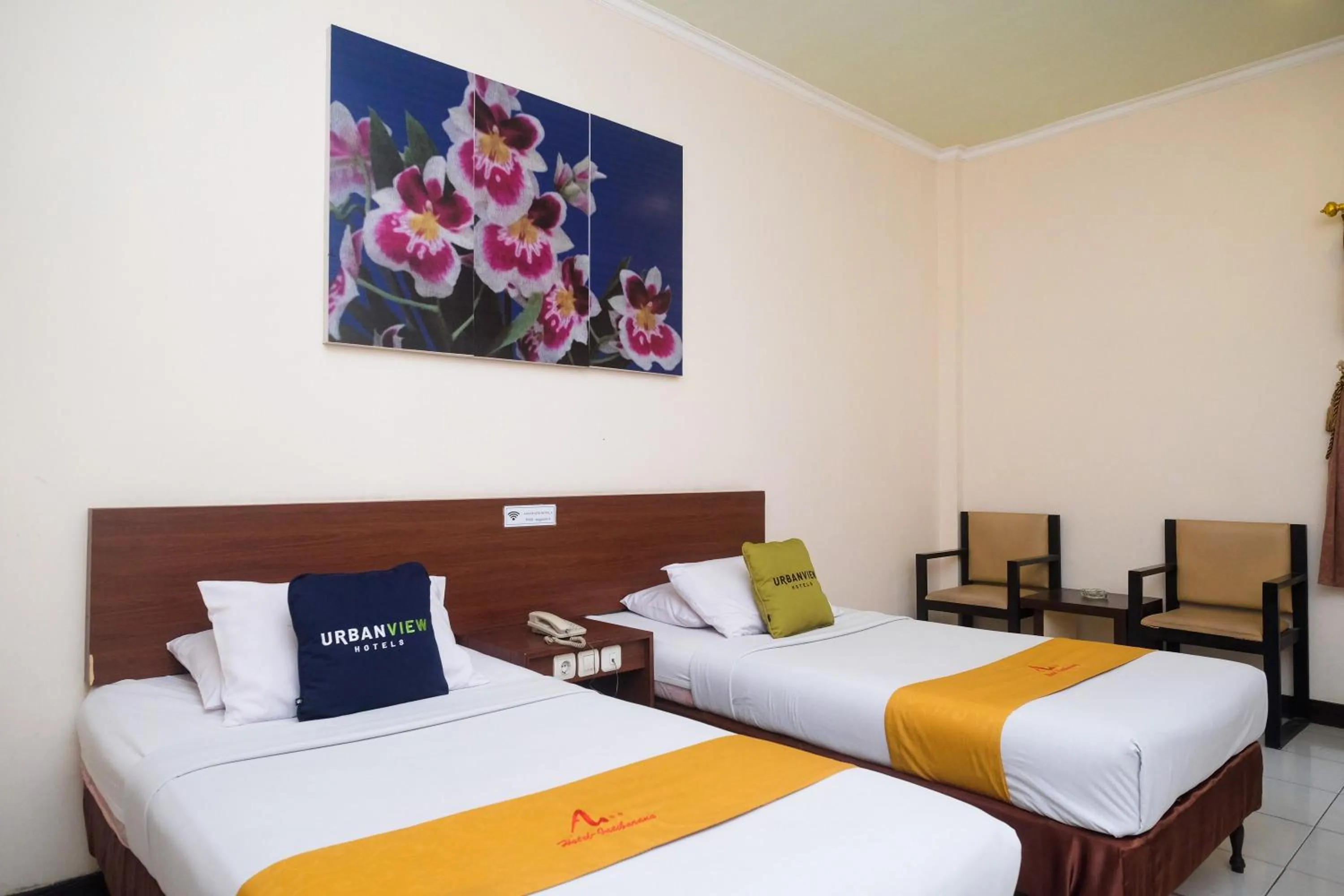 Bed in Urbanview Hotel Anggraeni Jatibarang