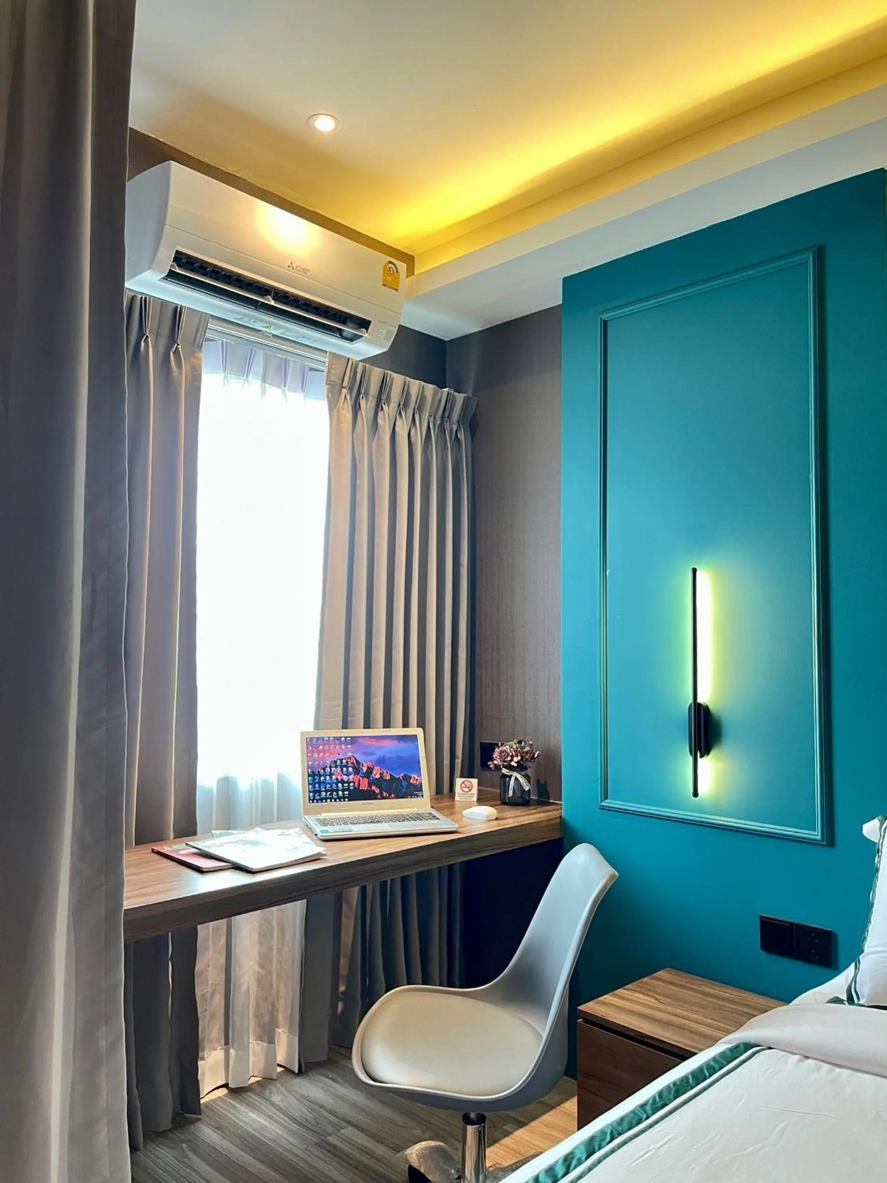 Bed in The Bed's 304