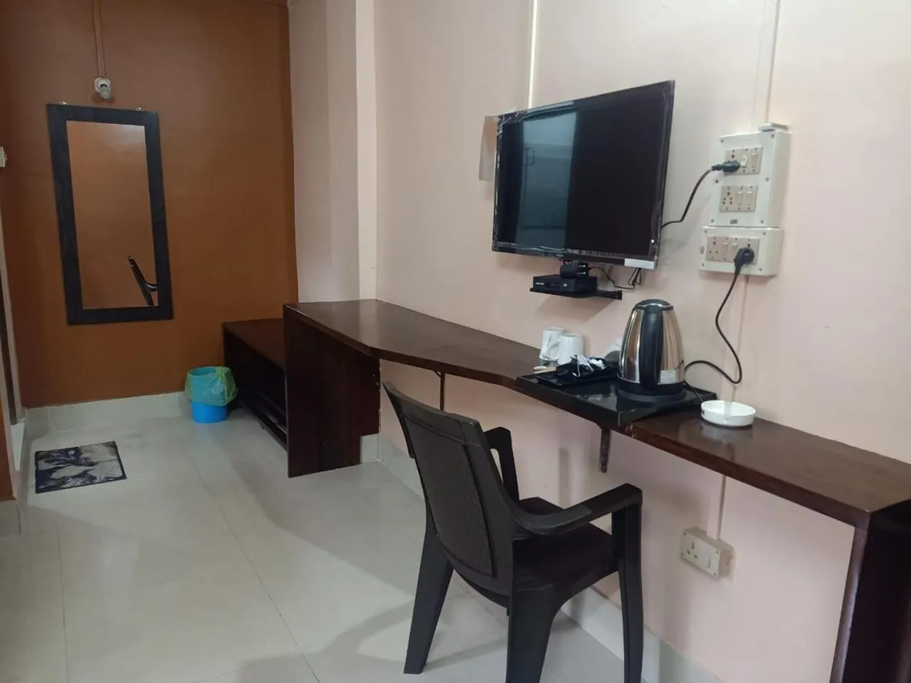 TV and multimedia in Hotel Deysal Noora