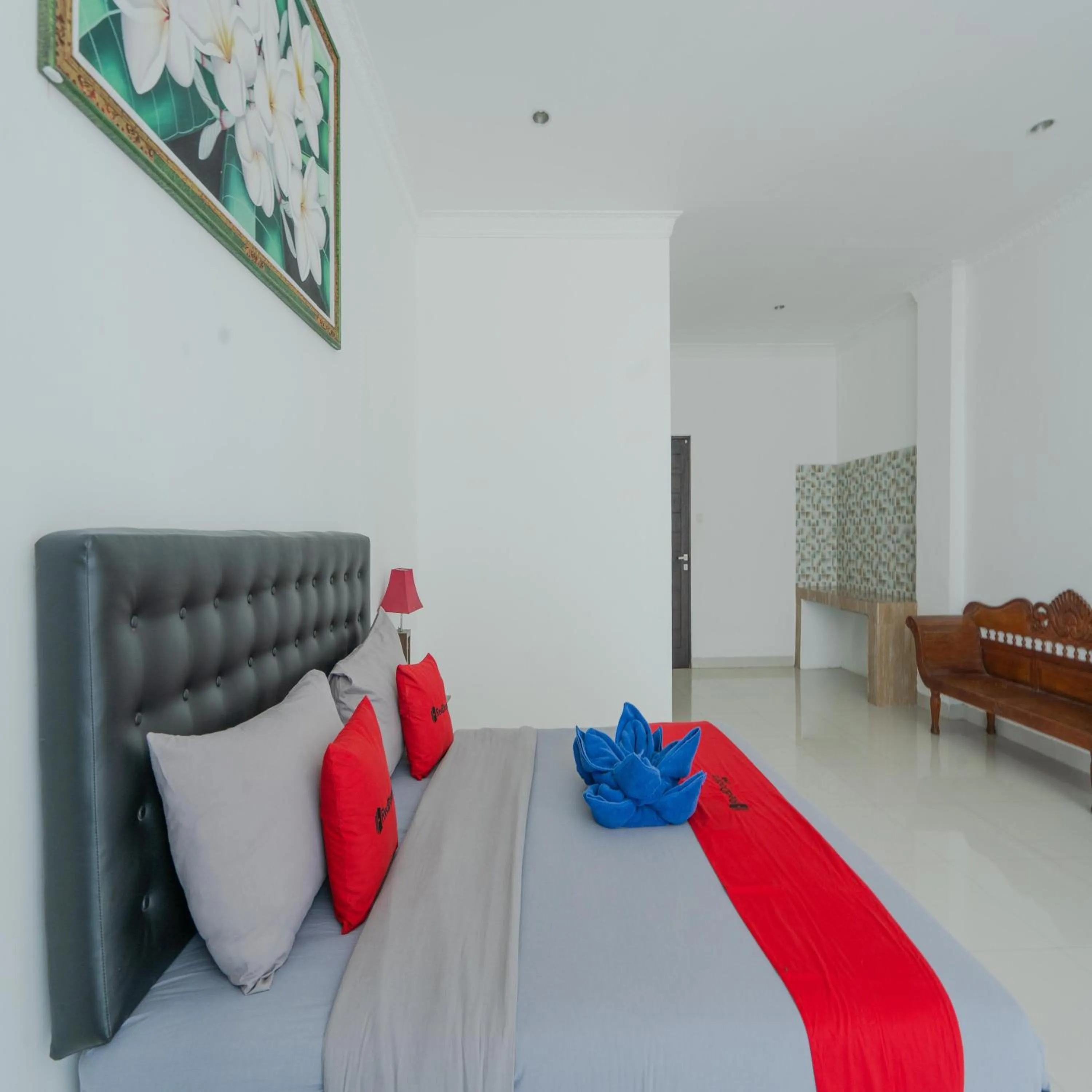 Bedroom, Bed in RedDoorz @ Uluwatu Suites