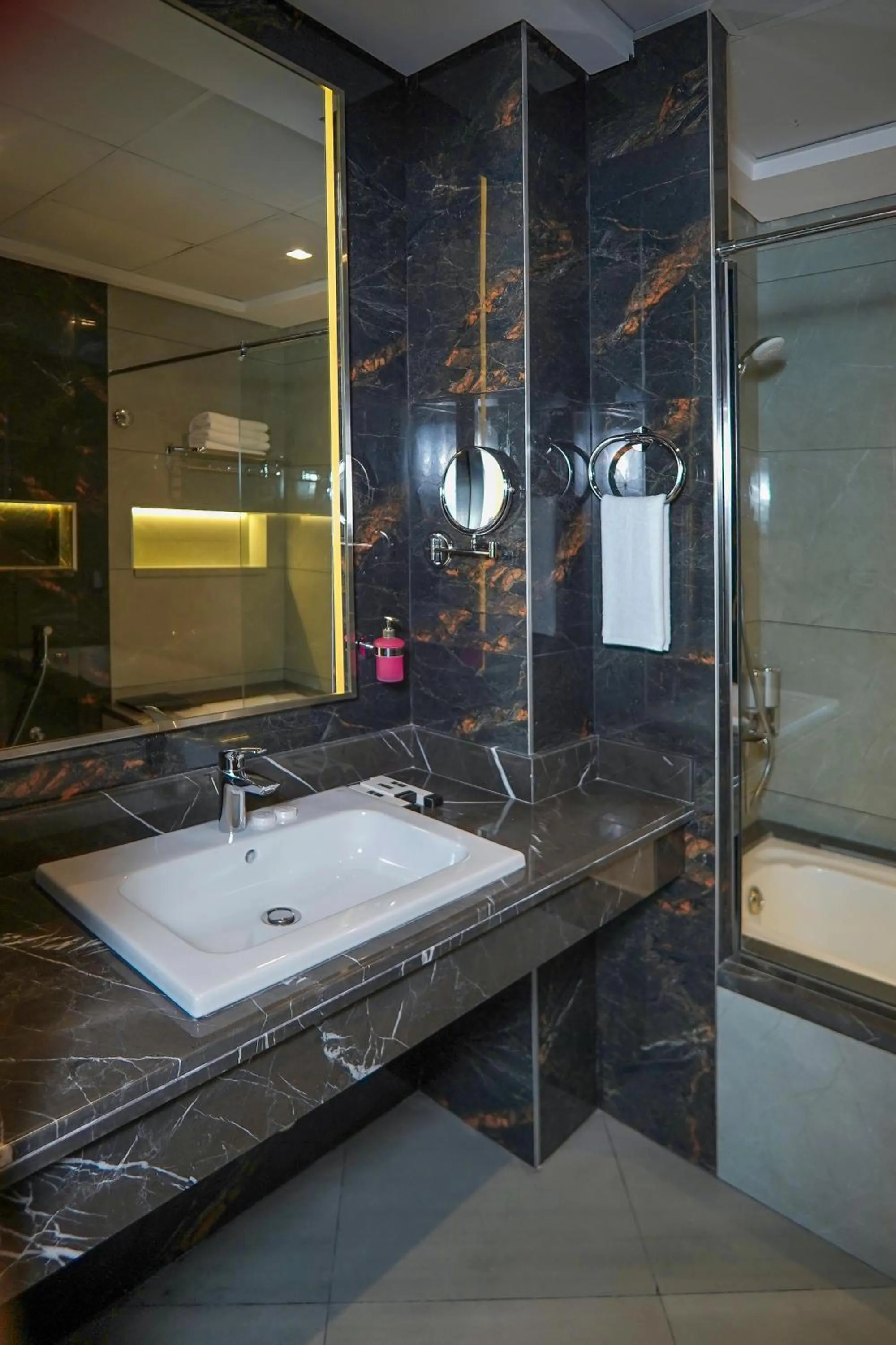 Bathroom in Concorde Creek View Hotel Bur Dubai