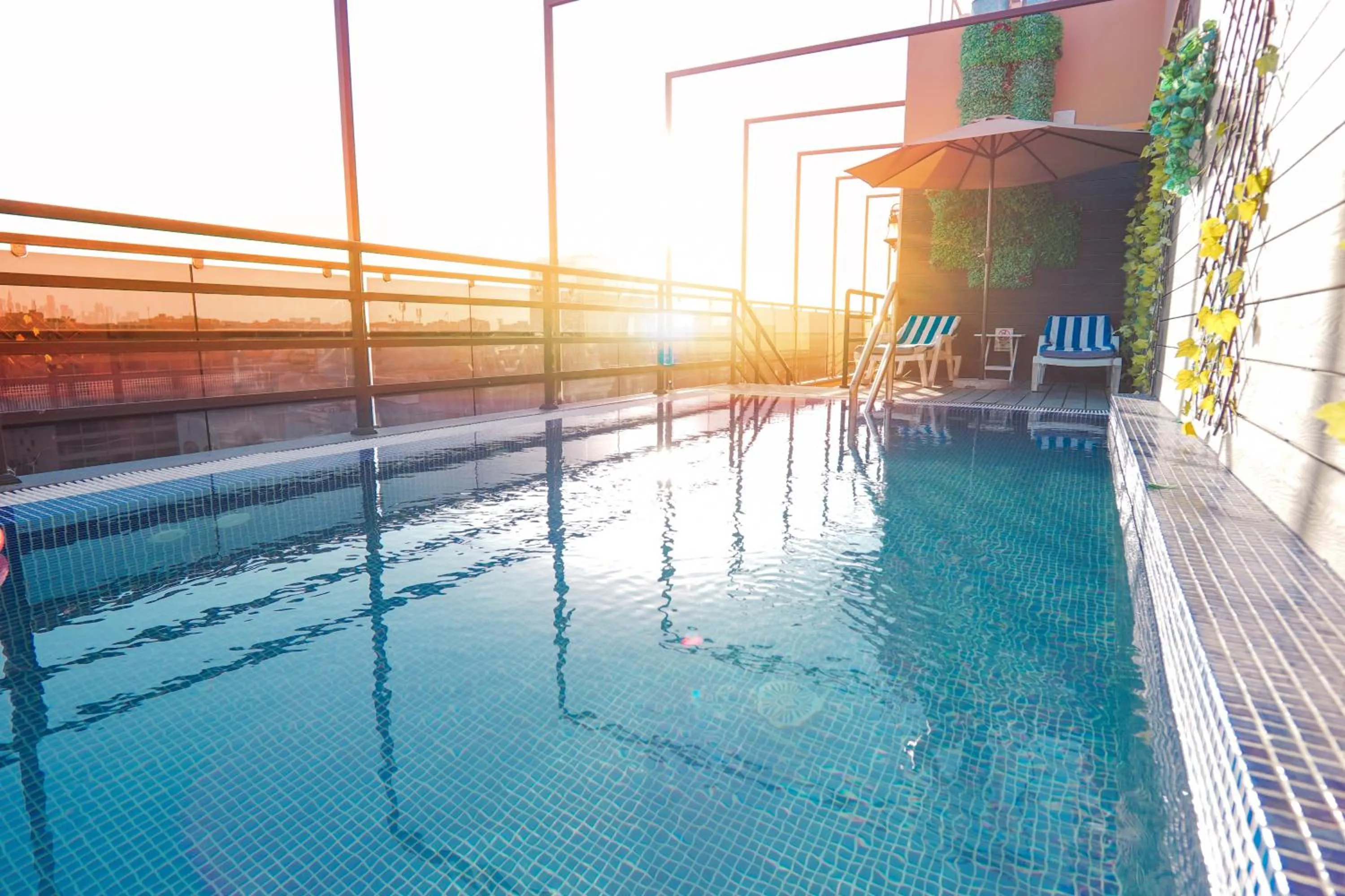 Swimming pool in Concorde Creek View Hotel Bur Dubai