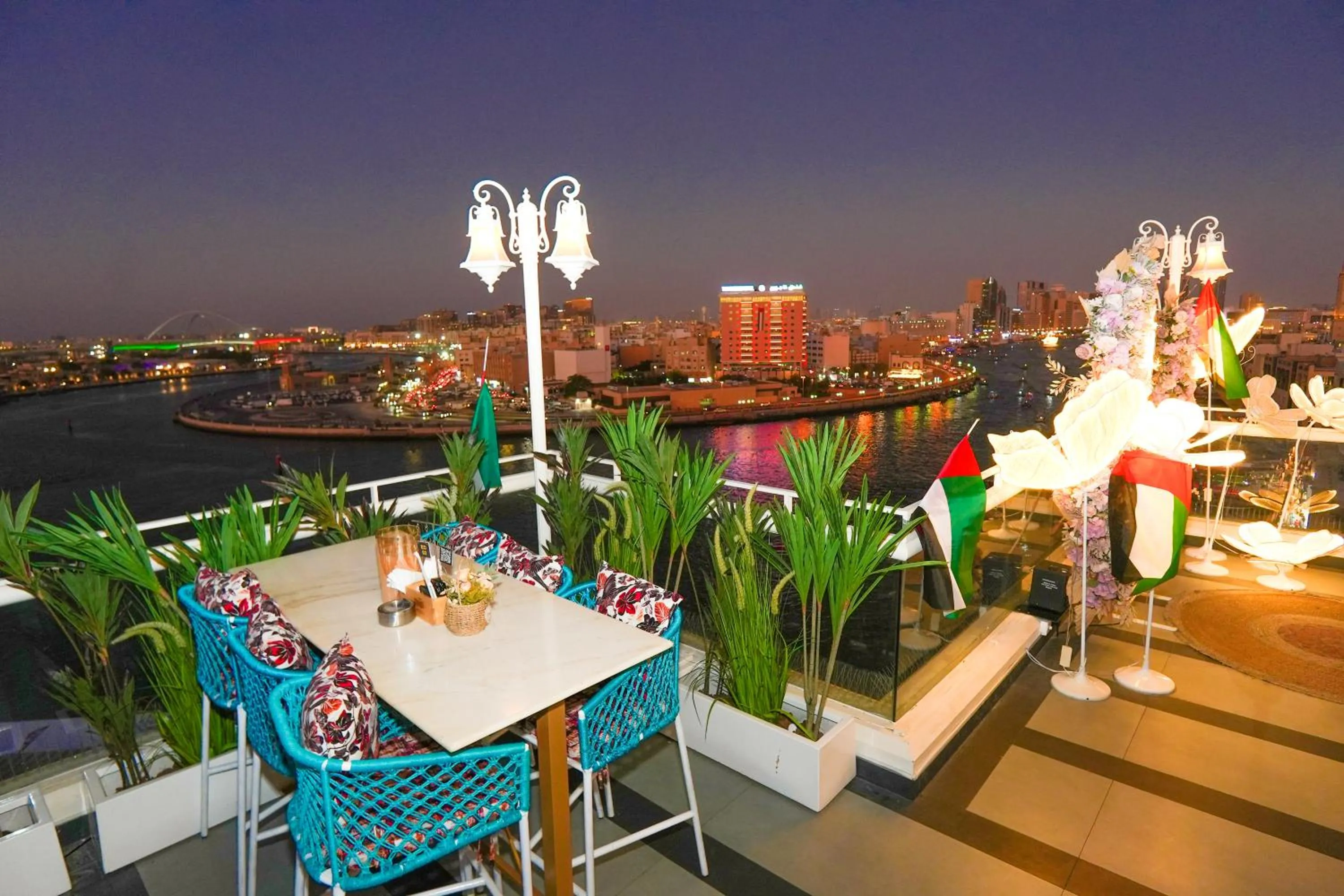 Restaurant/places to eat in Concorde Creek View Hotel Bur Dubai