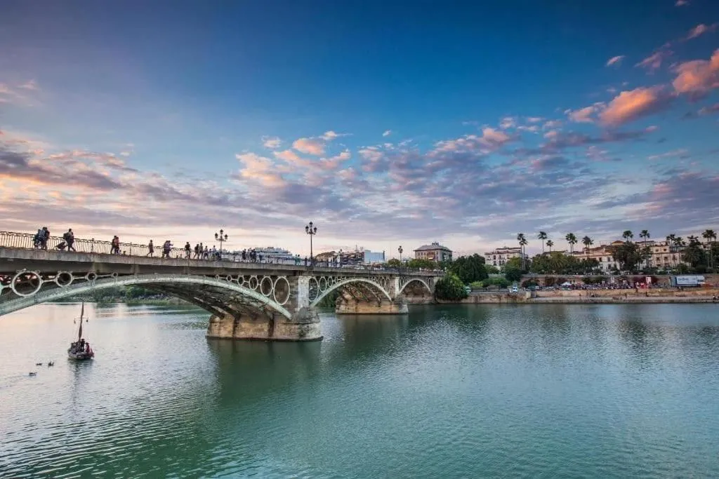 A19 Brand New apartament by Triana bridge