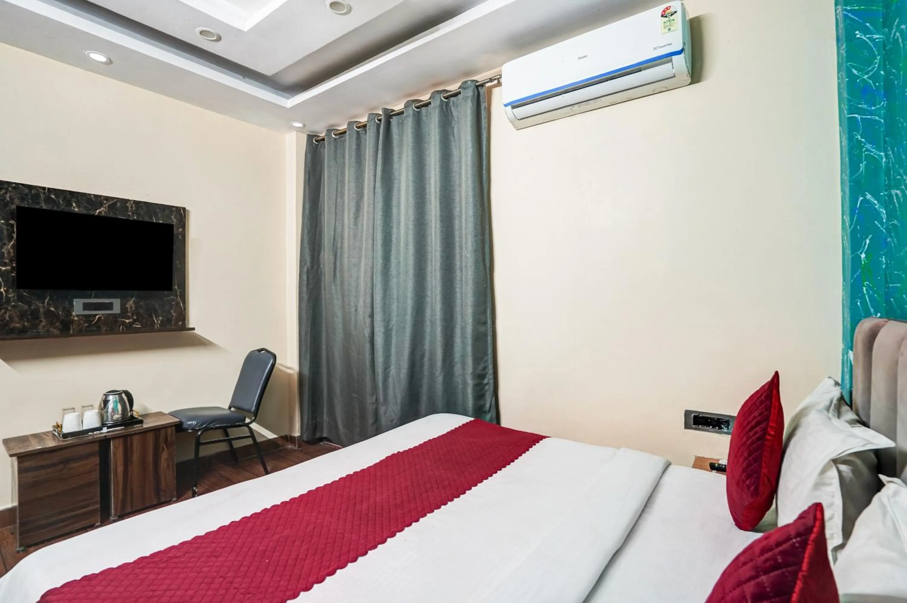 Bedroom, Bed in Hotel Twamev Couple Friendly Laxmi Nagar