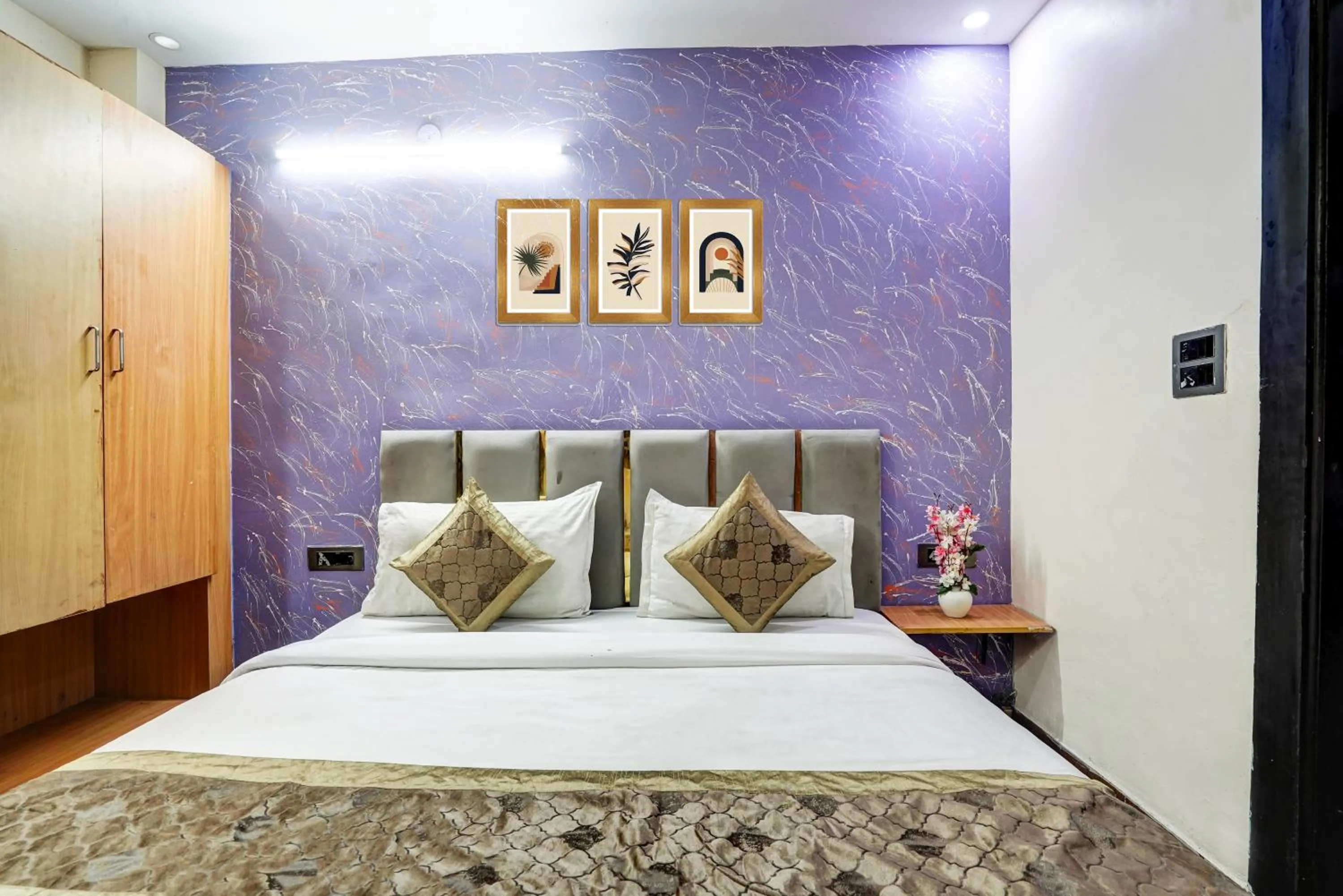 Bedroom, Bed in Hotel Twamev Couple Friendly Laxmi Nagar