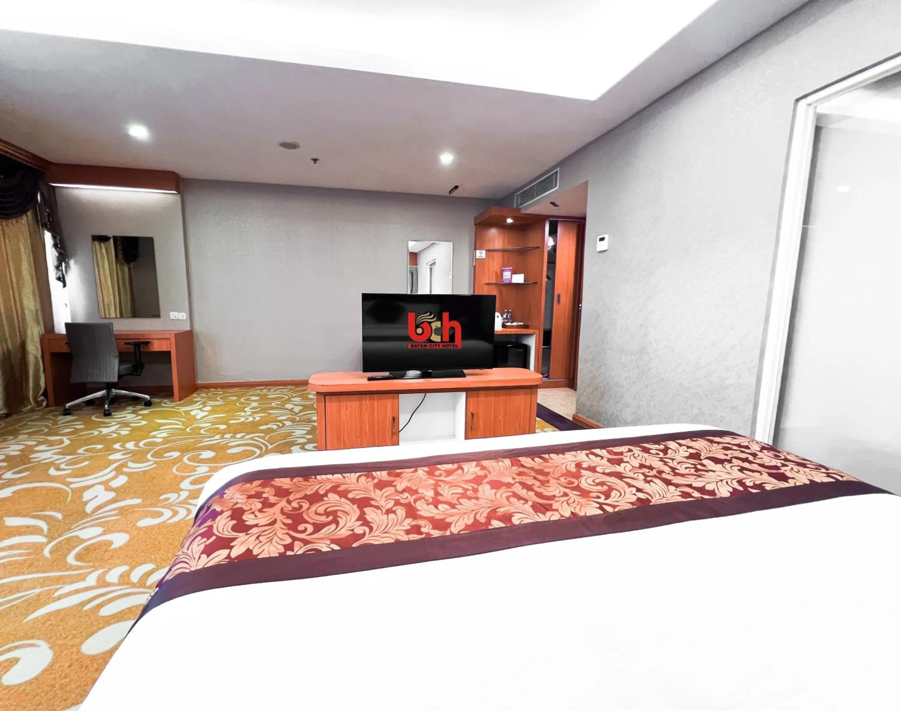 Bed in Batam City Hotel