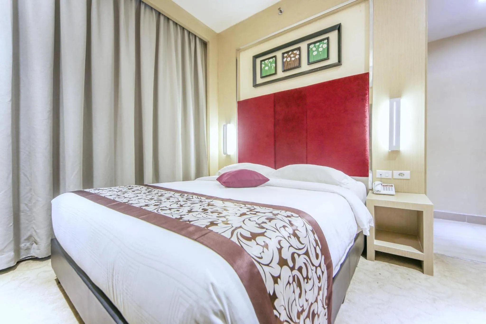 Bed in Batam City Hotel
