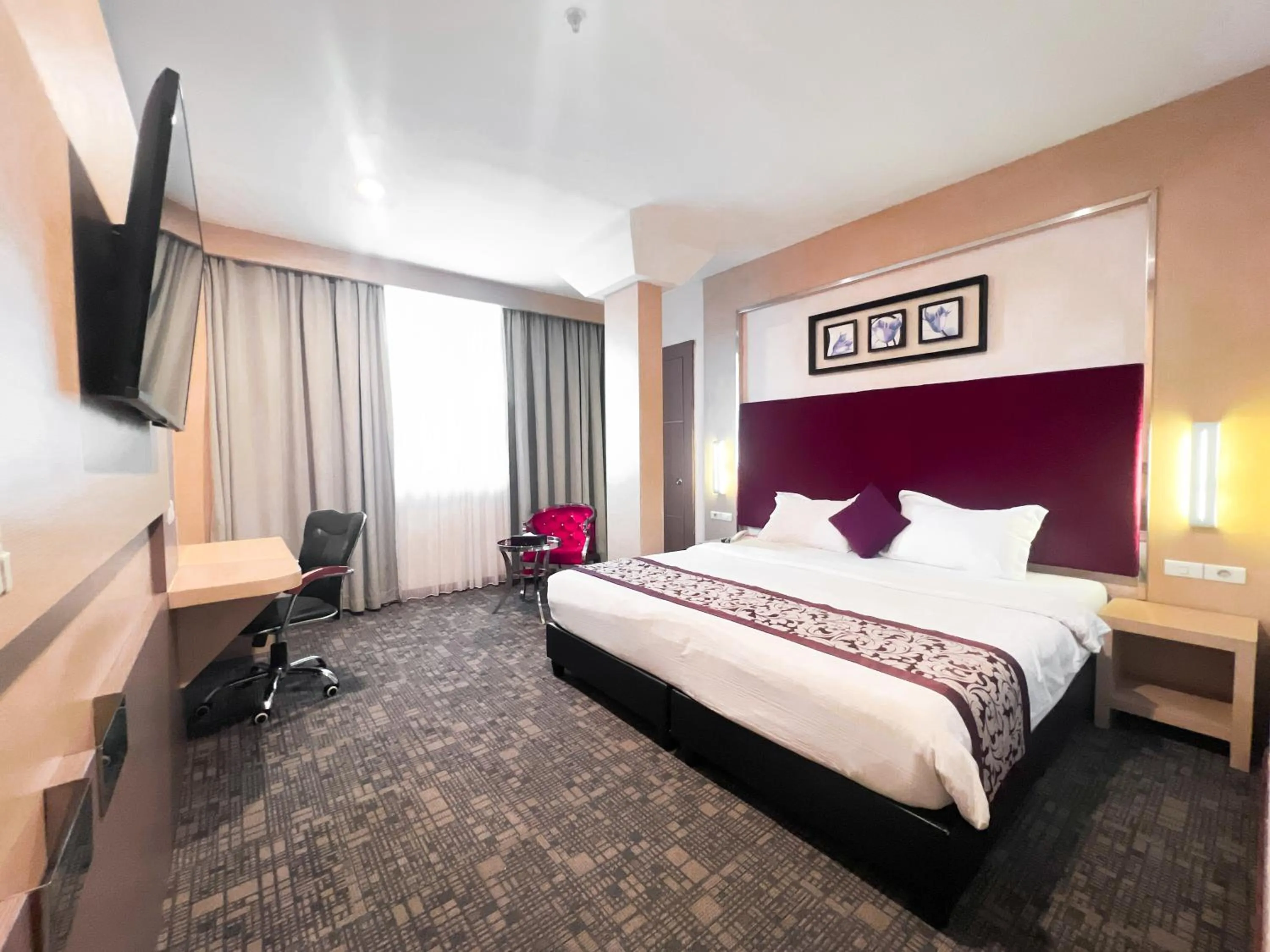 Bed in Batam City Hotel