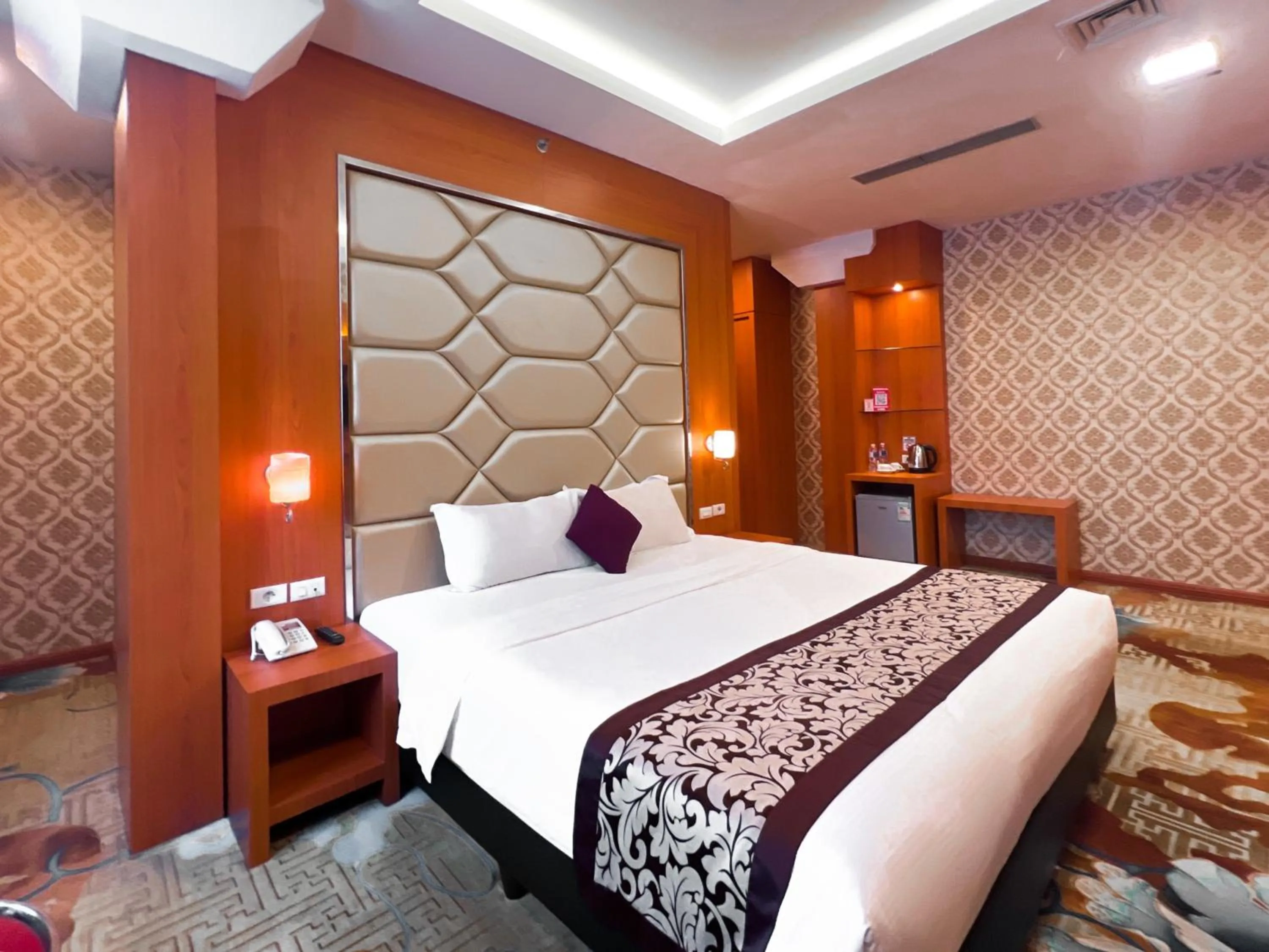 Bed in Batam City Hotel