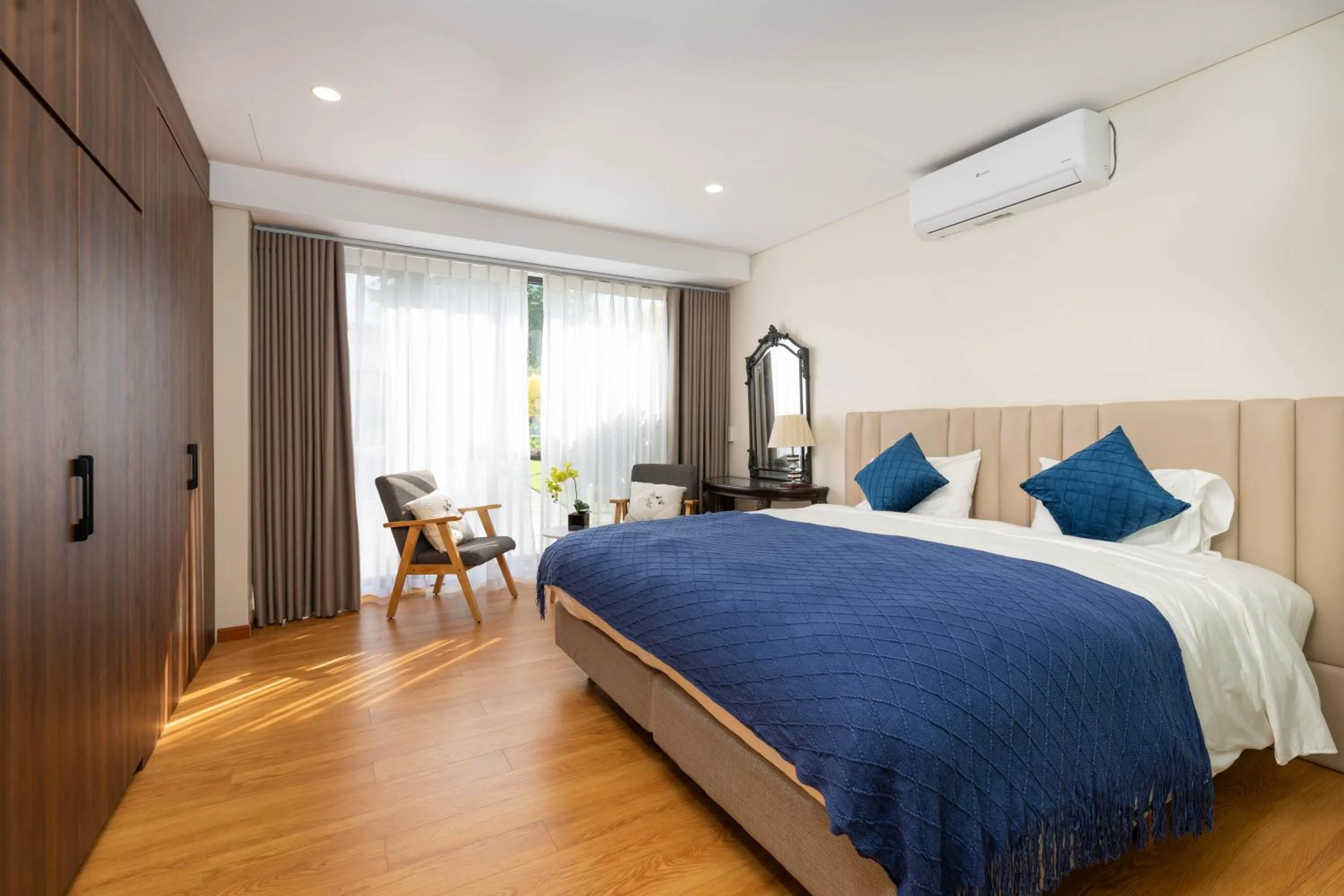 Bed in Ocean Beach Villas Danang