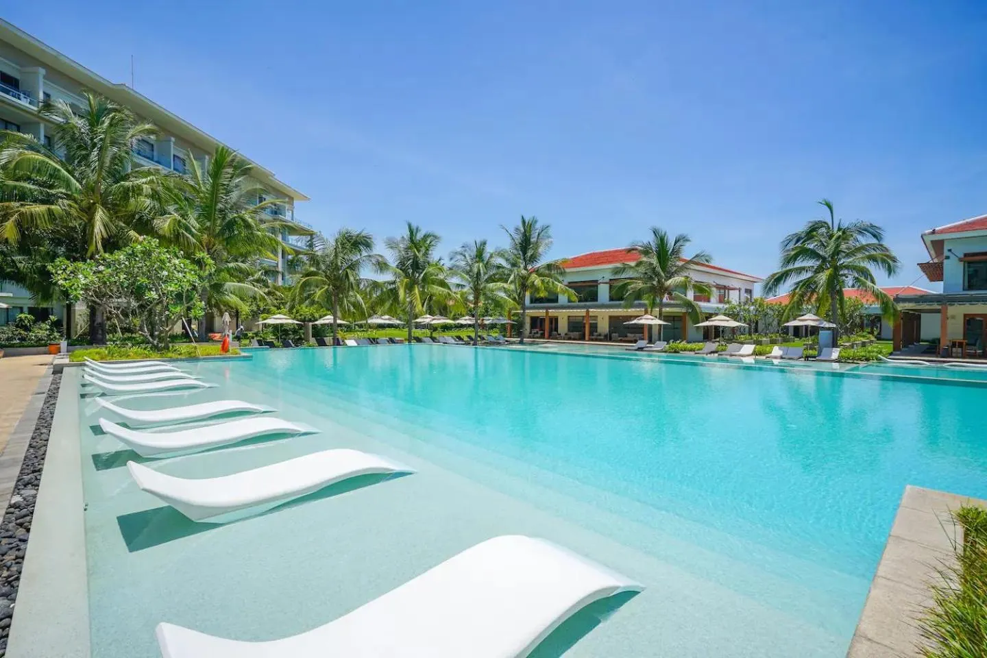 Swimming pool in Ocean Beach Villas Danang