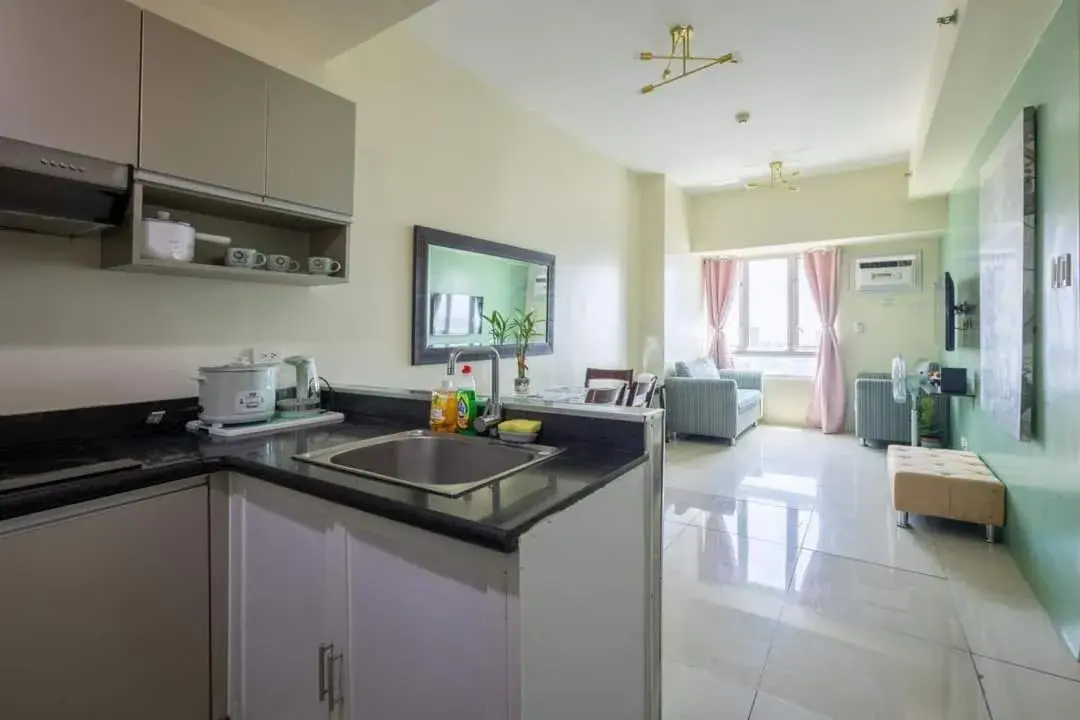 The Beacon Makati by mvmtransient The Beacon Makati by mvmtransient