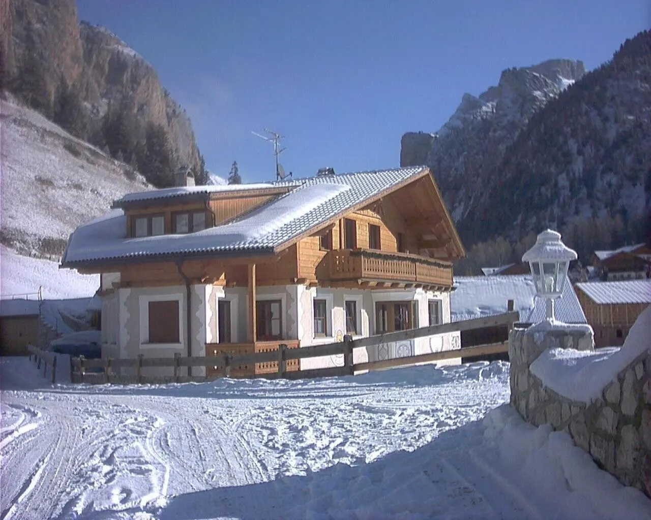 Property building in Garni La Majon