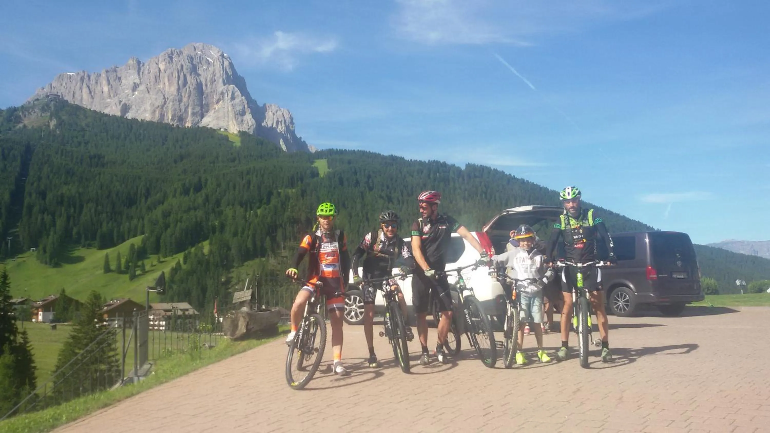 Cycling in Garni La Majon