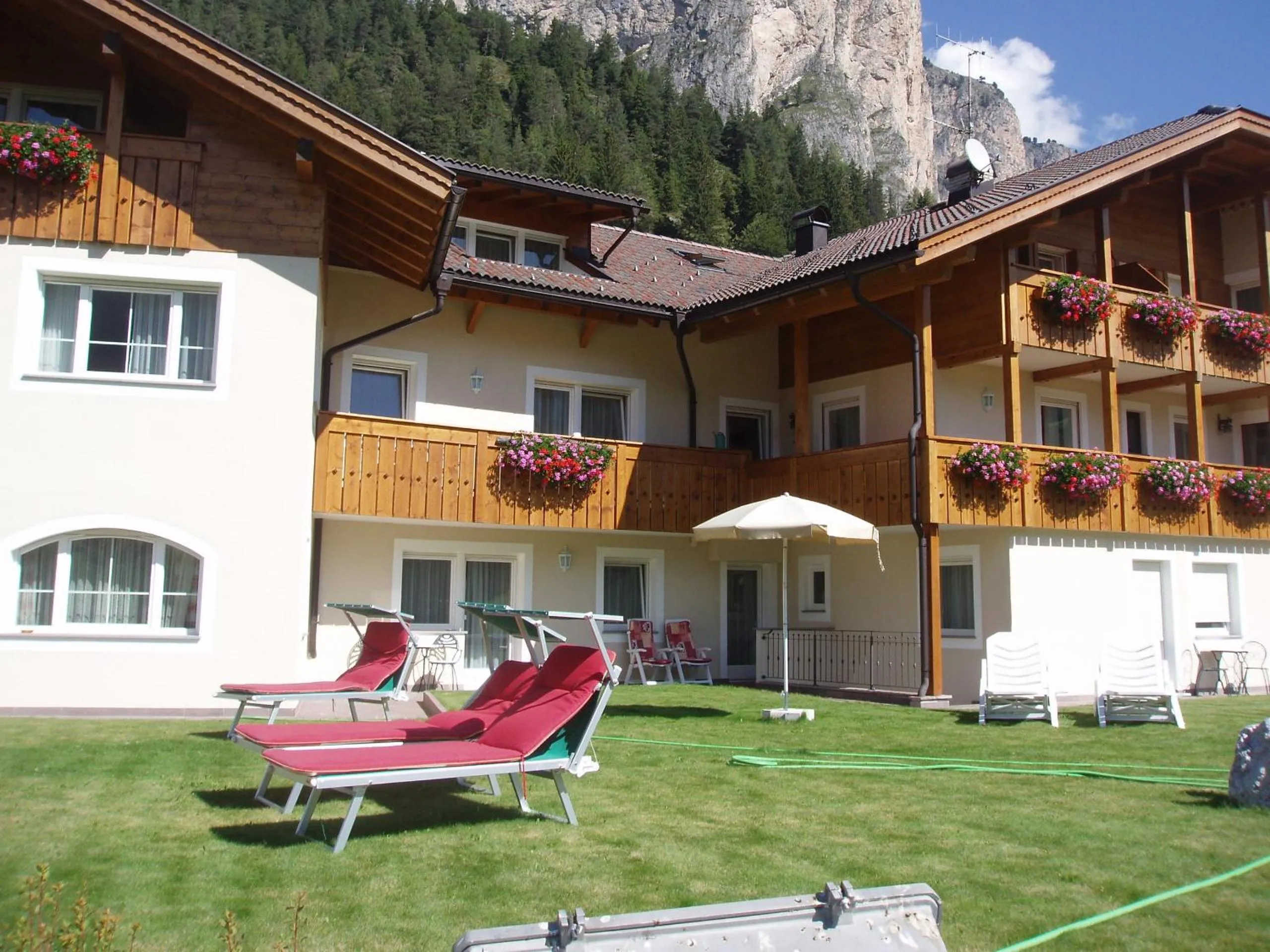 Garden in Garni La Majon