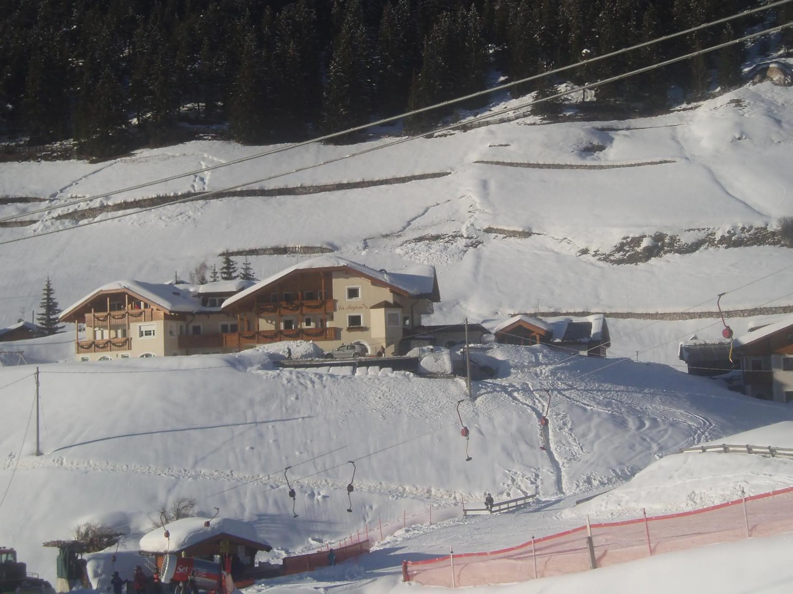 Property building in Garni La Majon